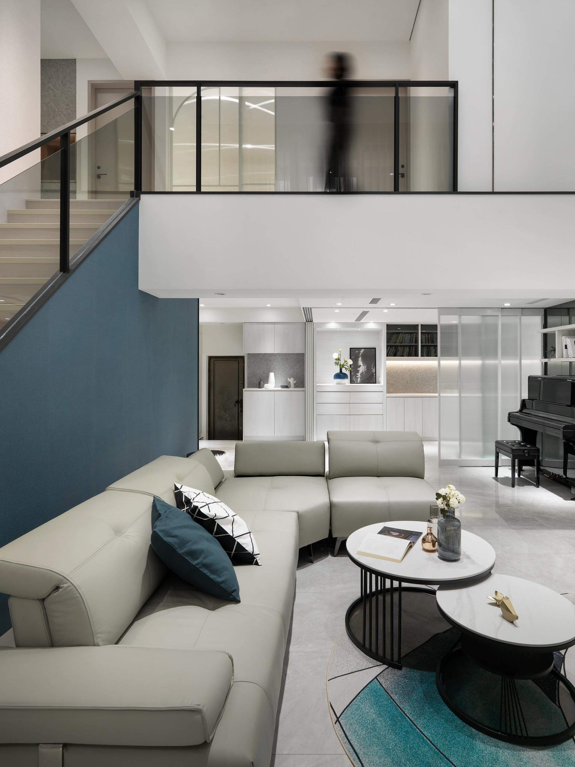 London Design Awards Winner - Bringing light into the room, rising step by step