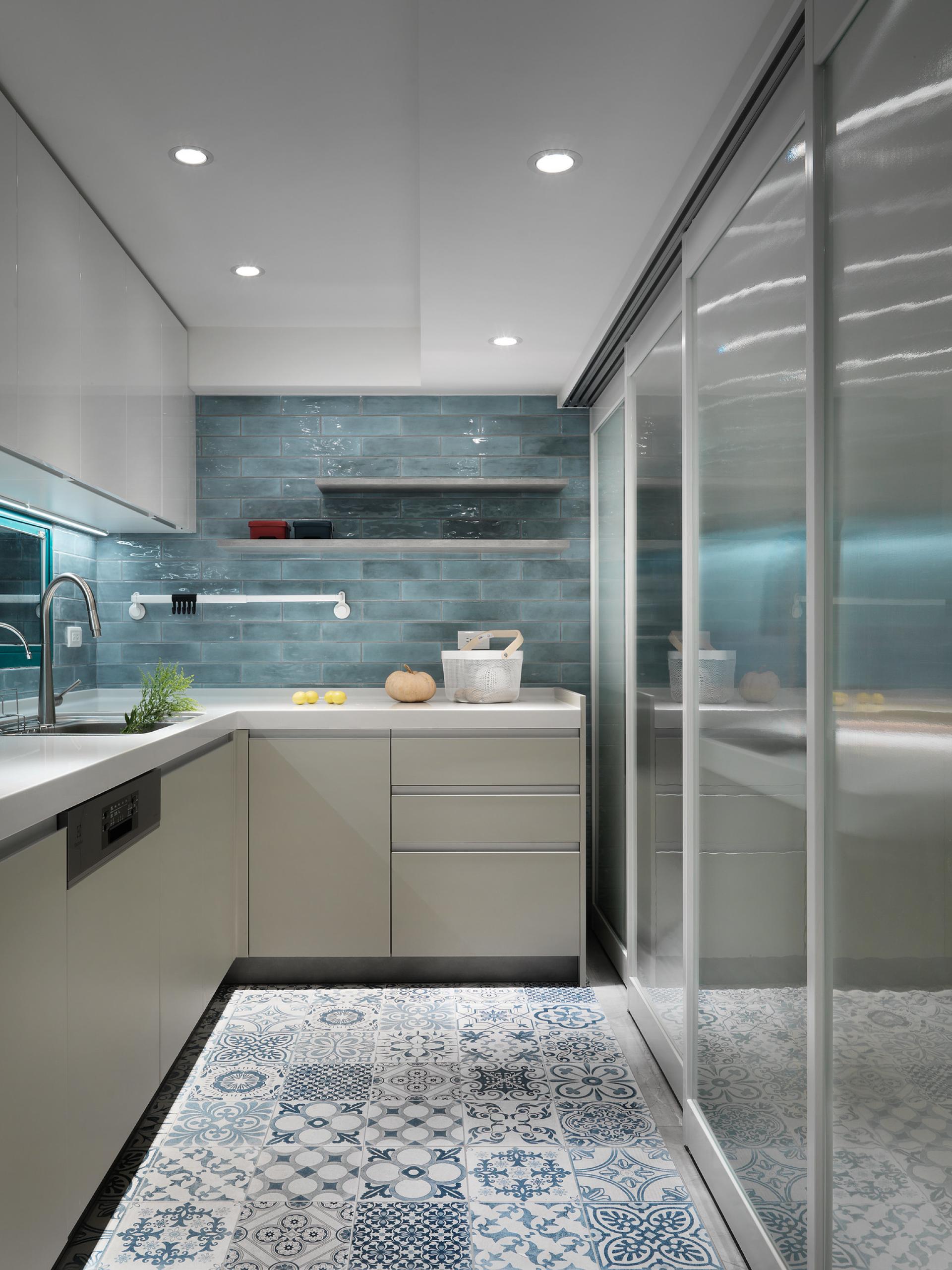 London Design Awards Winner - Bringing light into the room, rising step by step