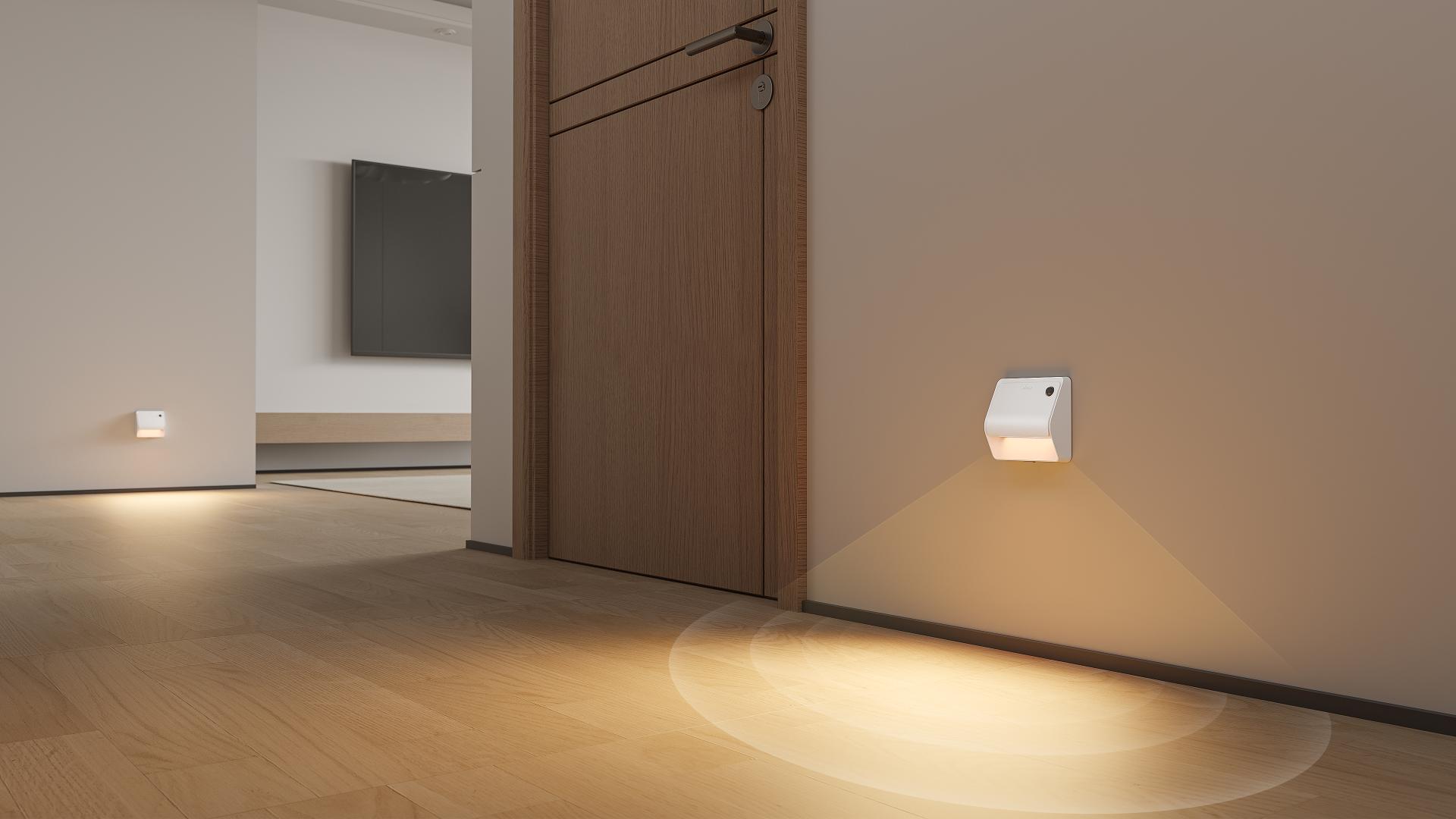 London Design Awards Winner - Rechargeable Smart Linkage Kick Light 