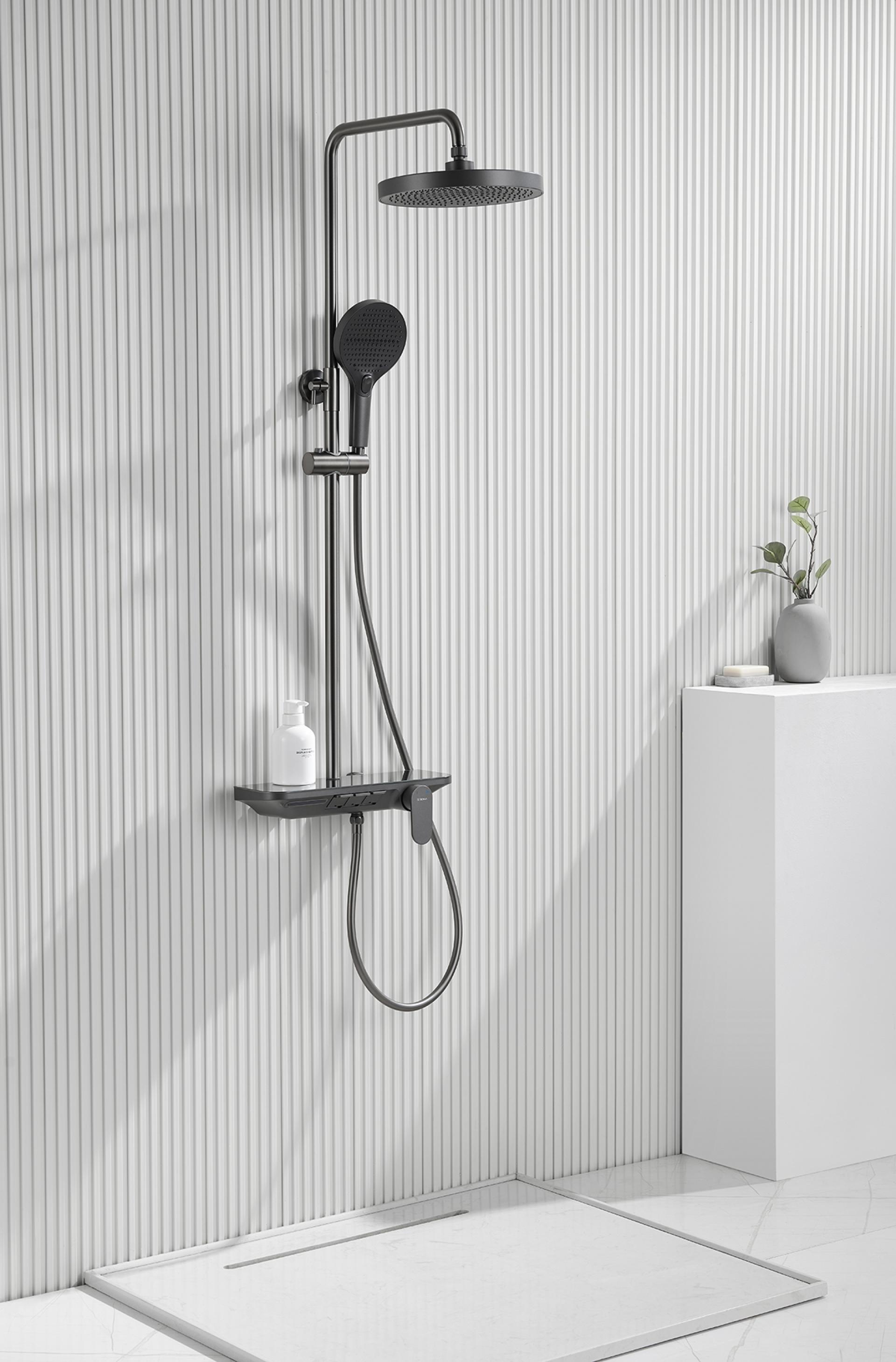 London Design Awards Winner - Multifunctional Showerhead AF-83353QR