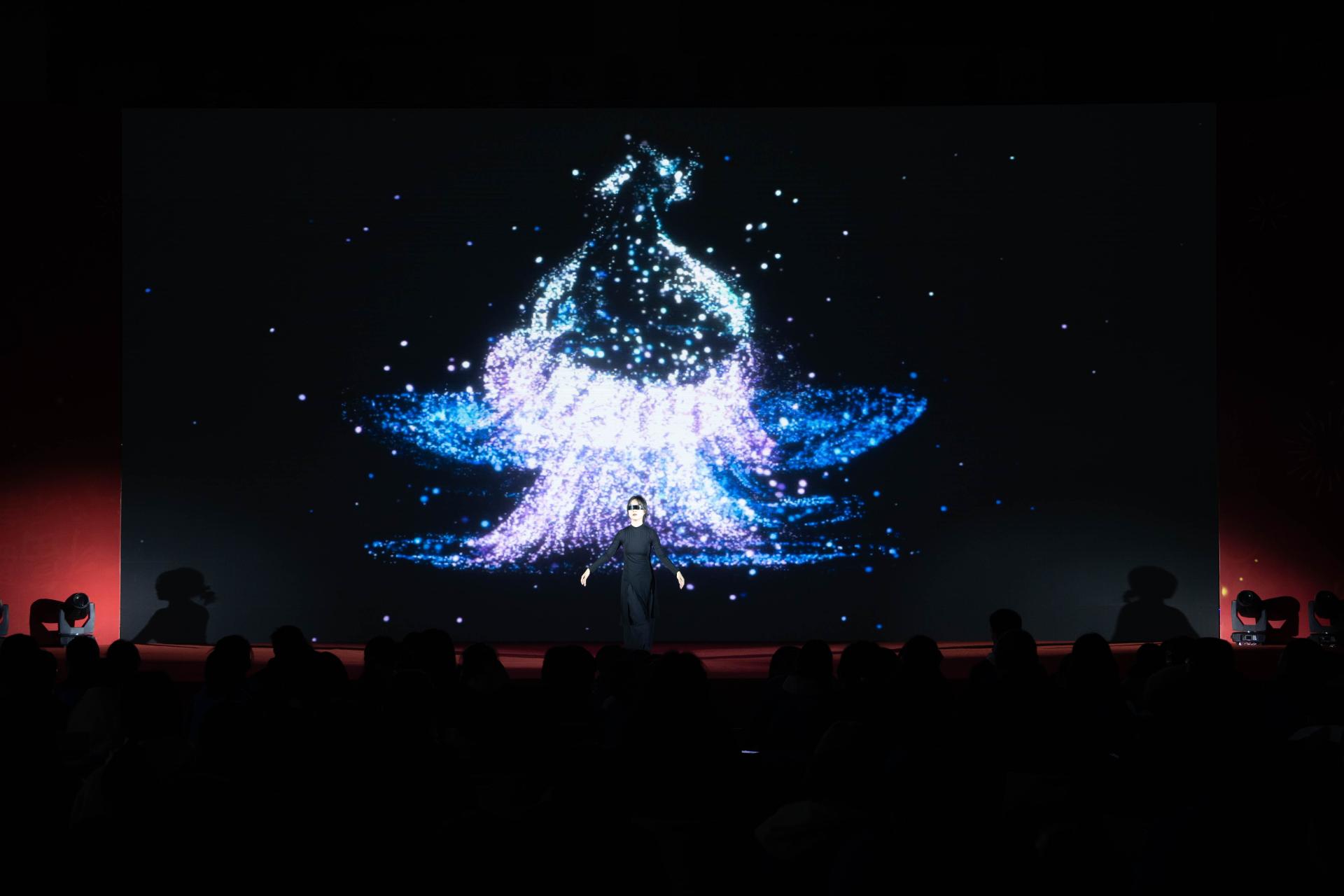 London Design Awards Winner - DIGITAL SYMPHONY