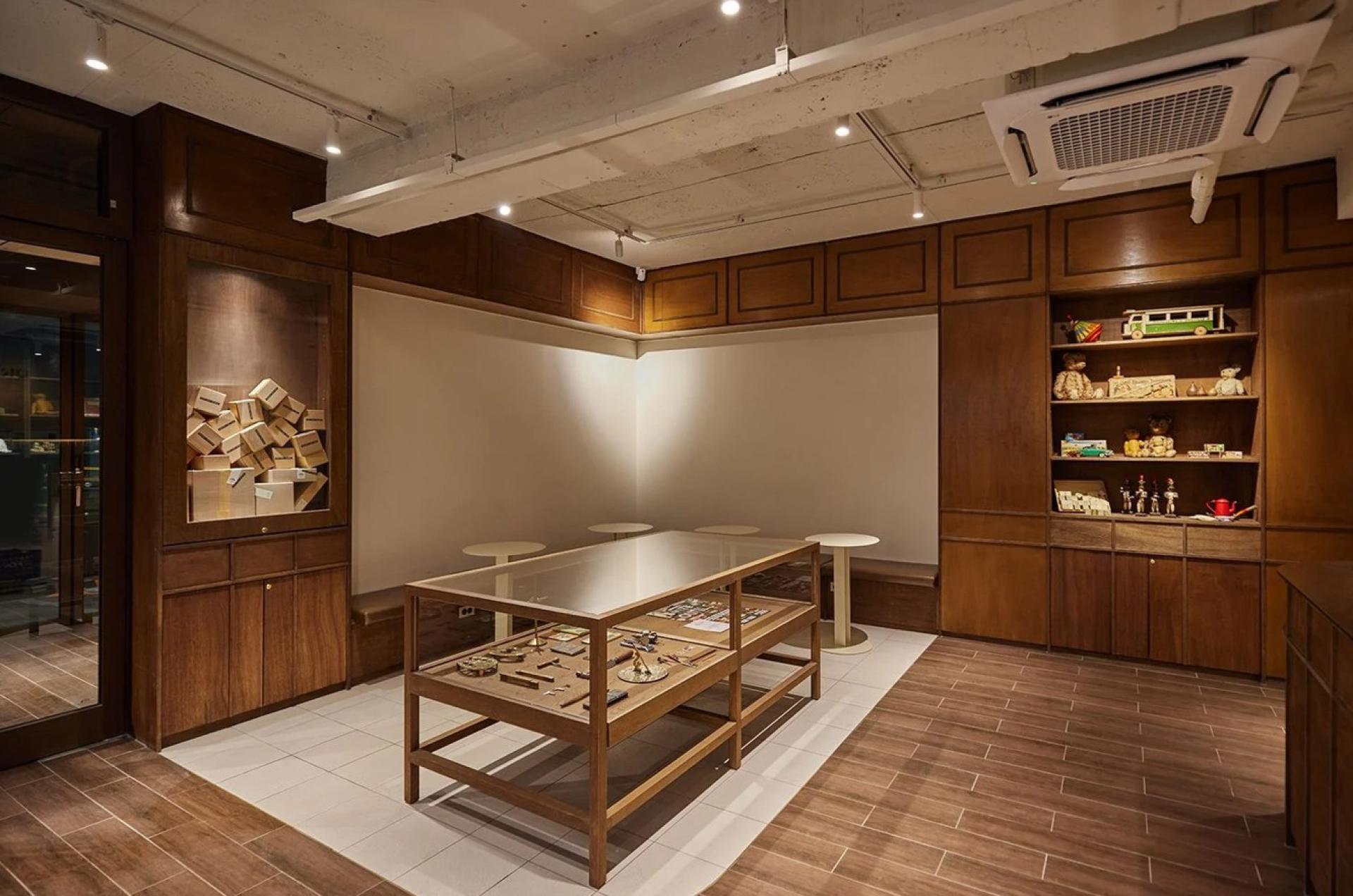 London Design Awards Winner - ONE POCHE, HERITAGE ROOM