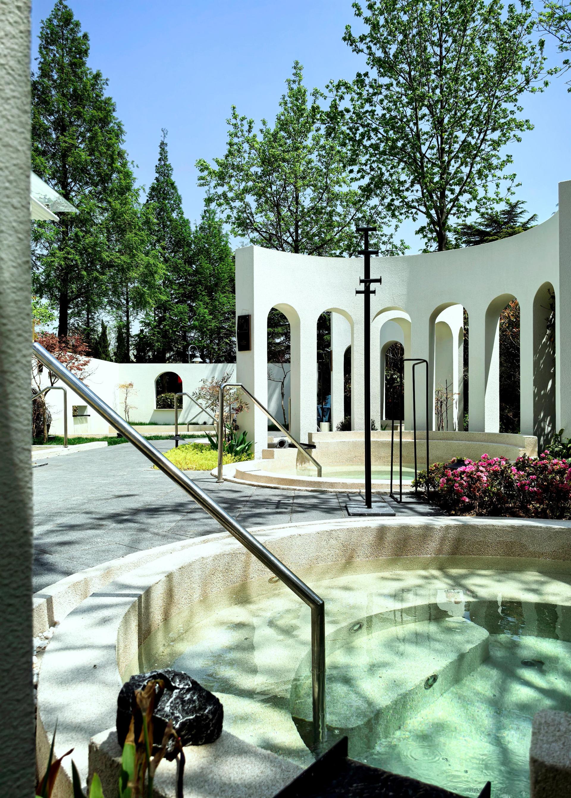 London Design Awards Winner - Qingdao - Badong Town Hot Springs