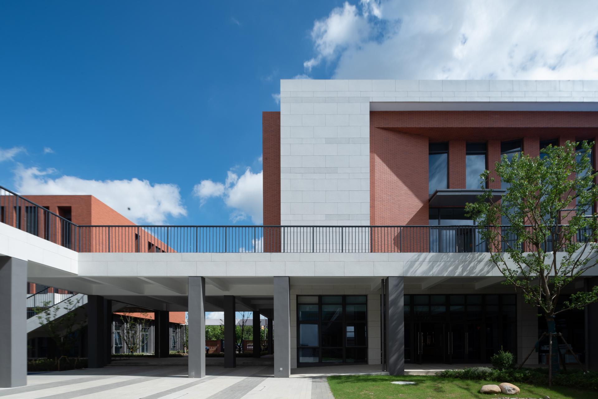 London Design Awards Winner - Xinwu Wenbo Experimental Middle School in Wuxi
