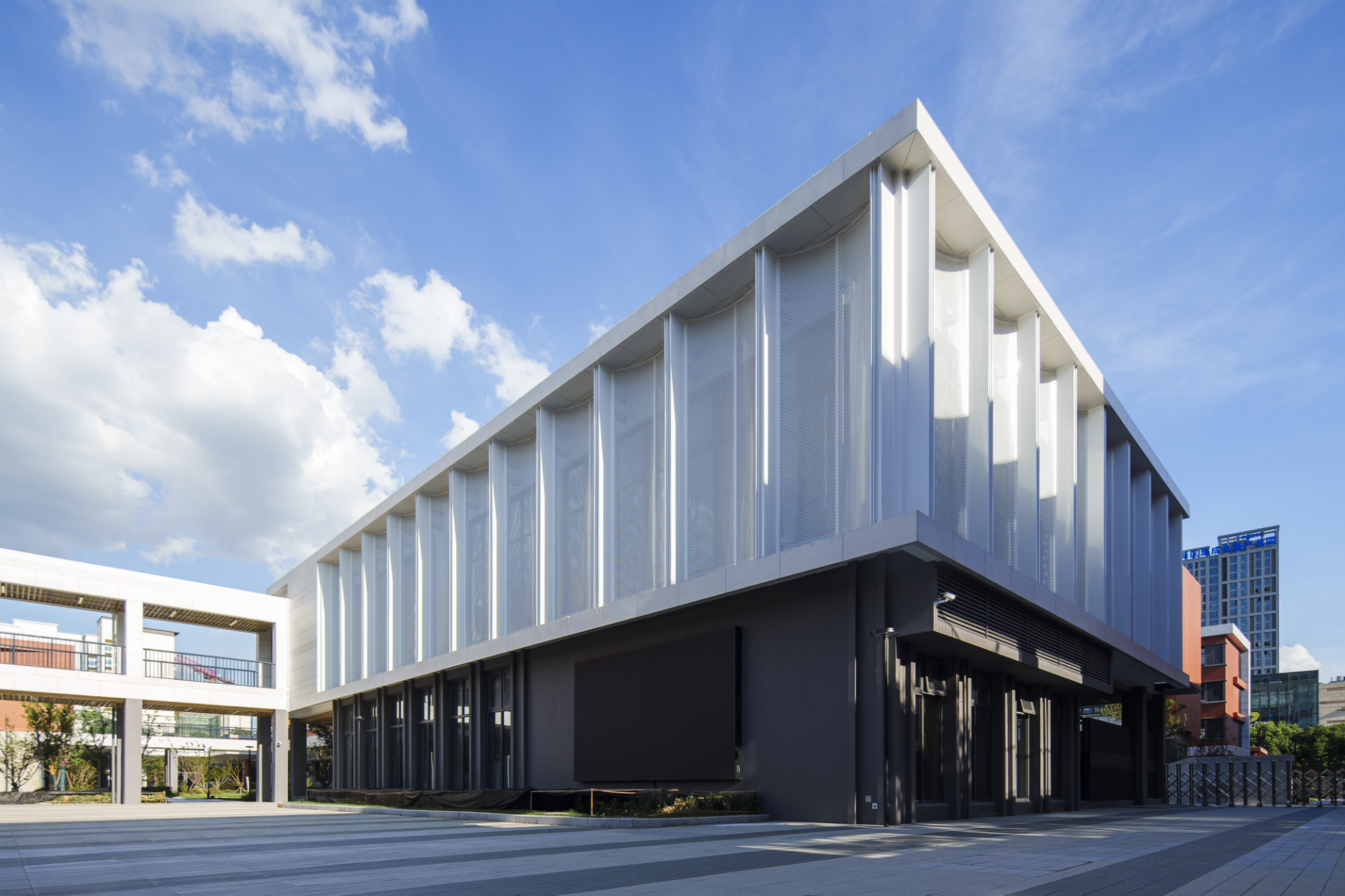 London Design Awards Winner - Xinwu Wenbo Experimental Middle School in Wuxi