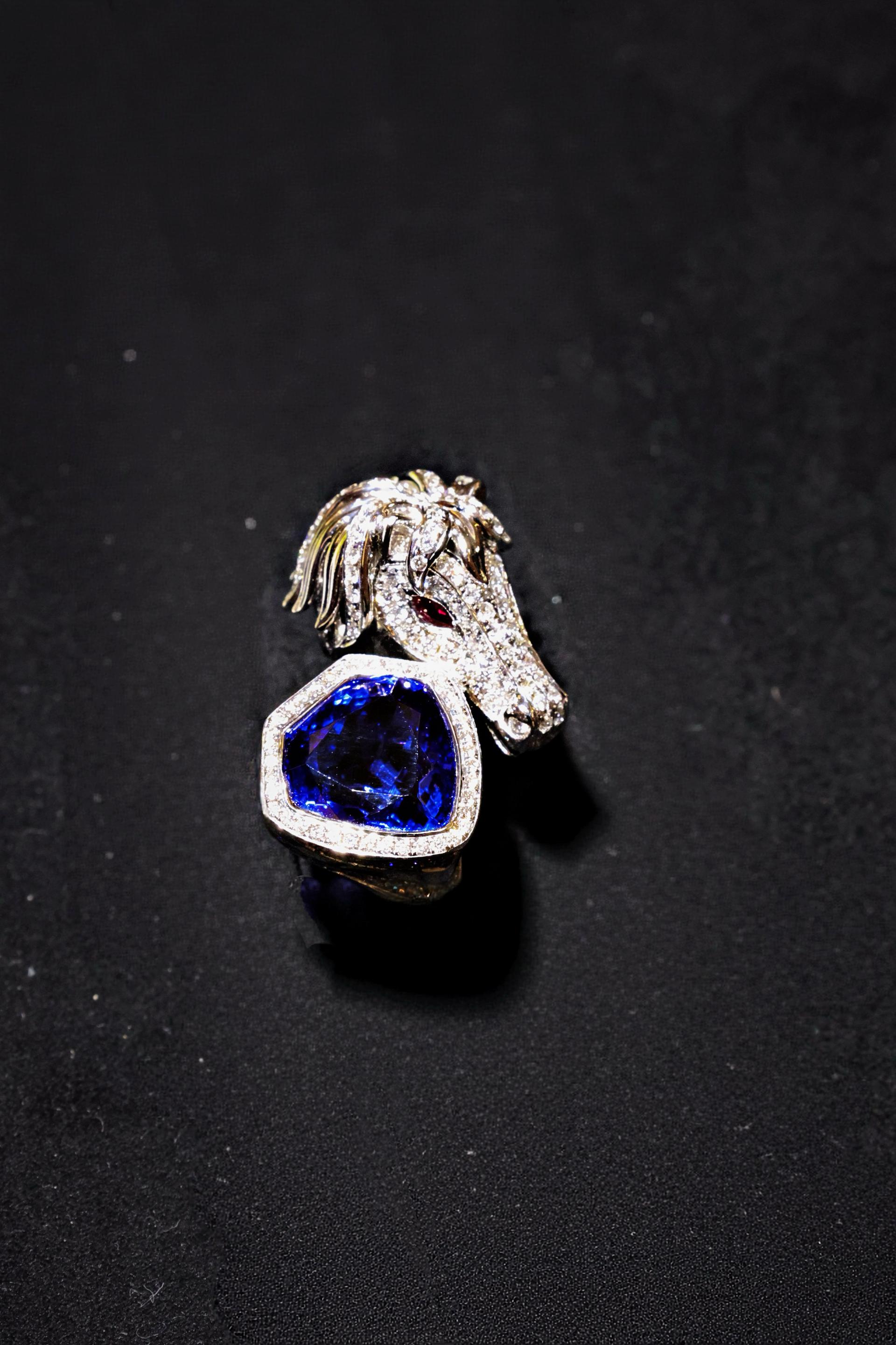 London Design Awards Winner - Bleu Roi