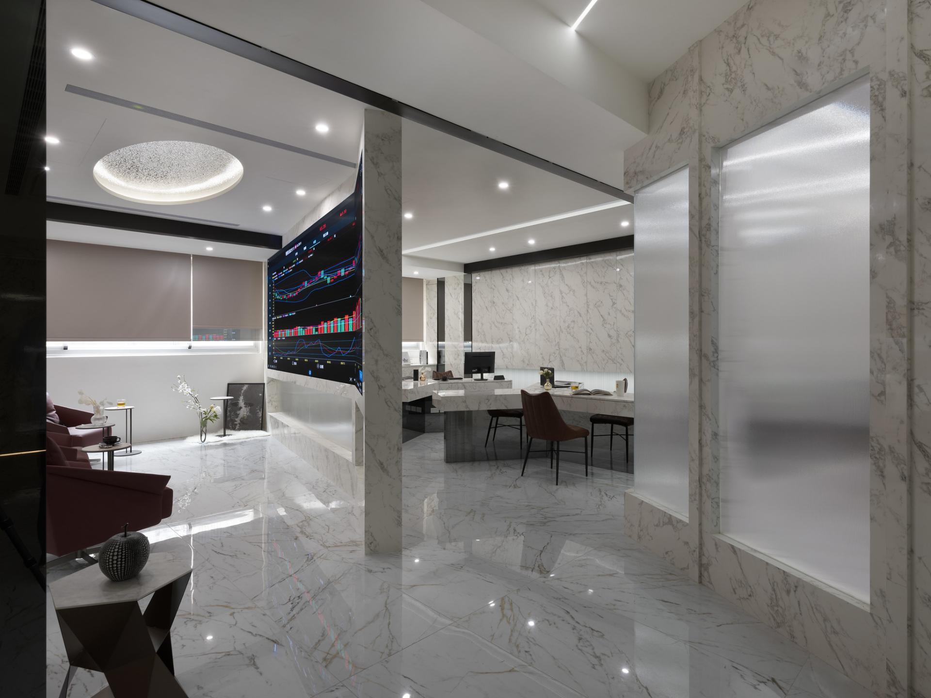 London Design Awards Winner - Glorious time with sleek white