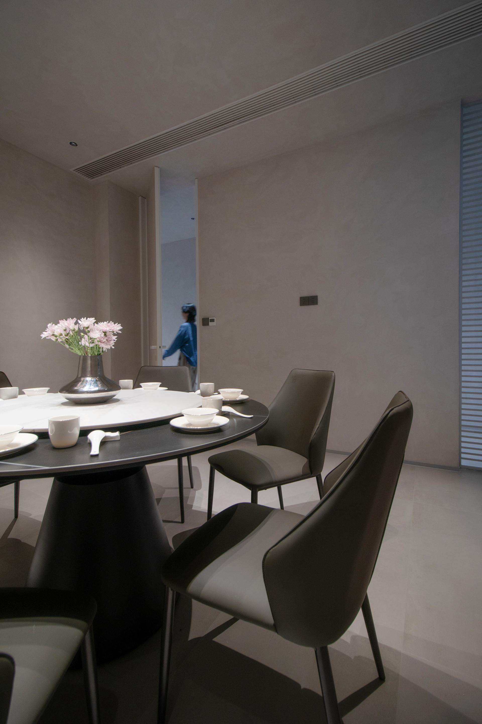 London Design Awards Winner - Chrono-Traverse Chamber