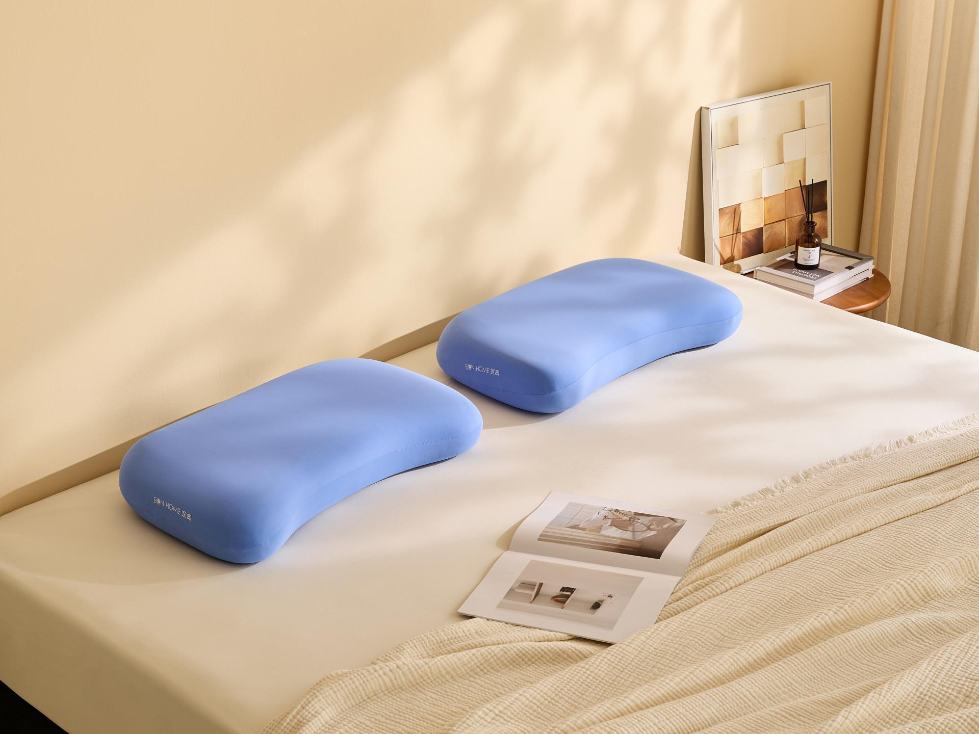 London Design Awards Winner - GUMMY PILLOW