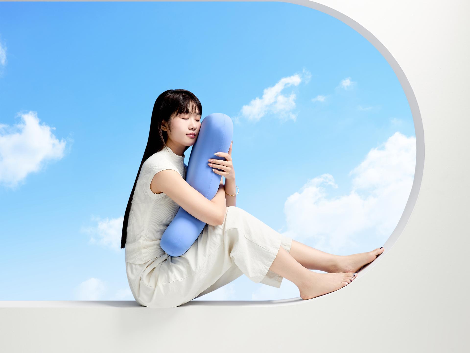 London Design Awards Winner - GUMMY PILLOW