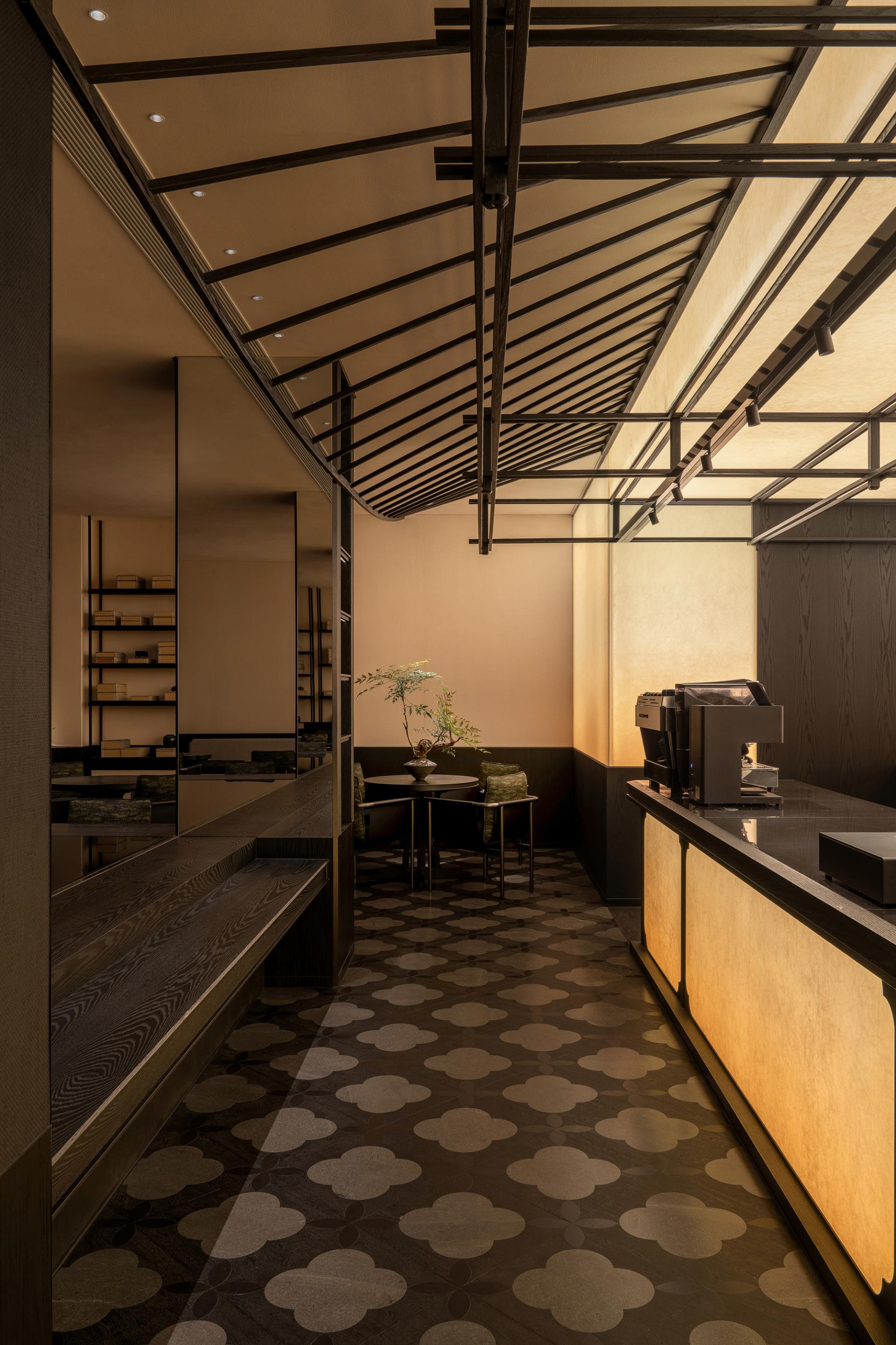 London Design Awards Winner - REFLECTION CAFE