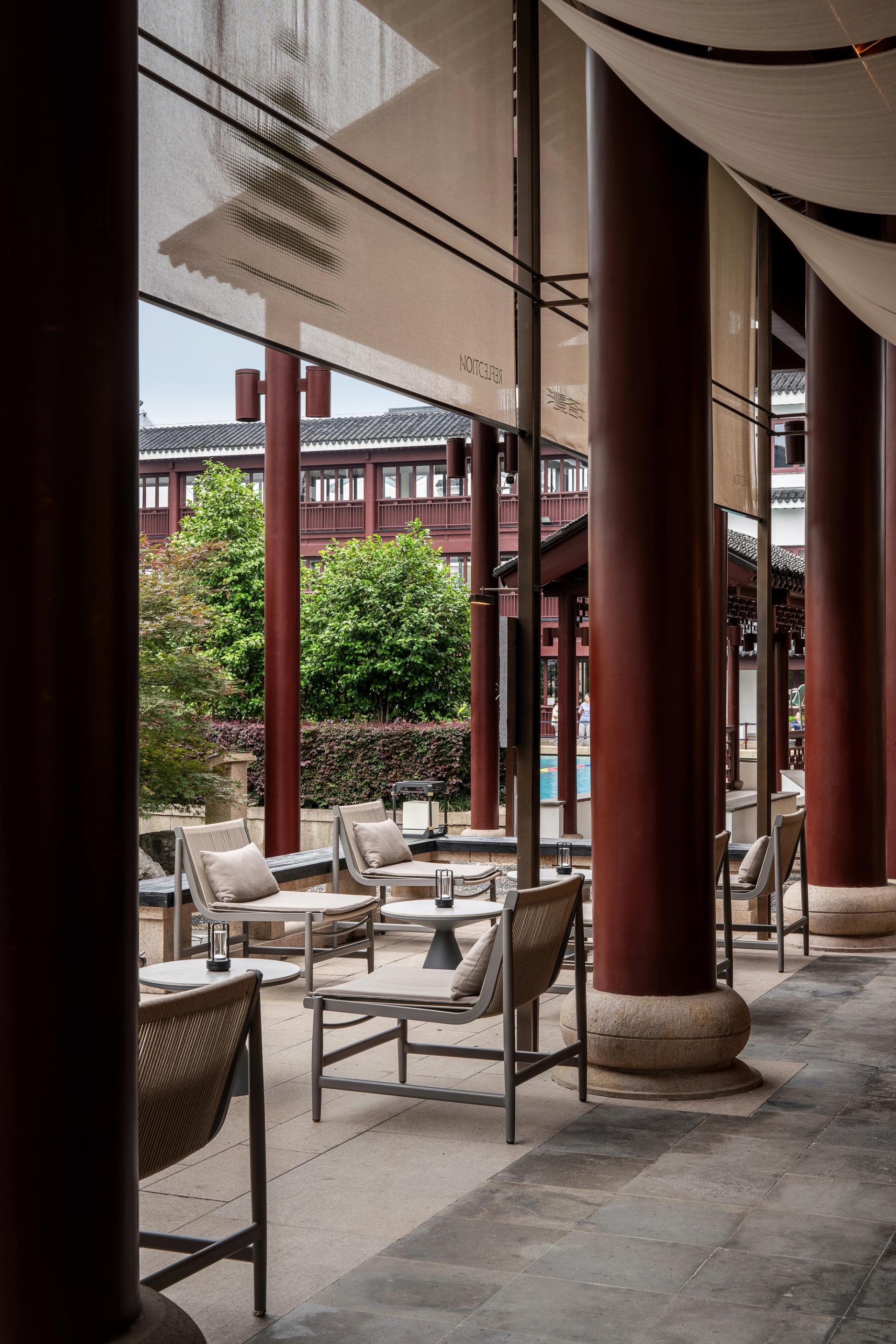 London Design Awards Winner - REFLECTION CAFE