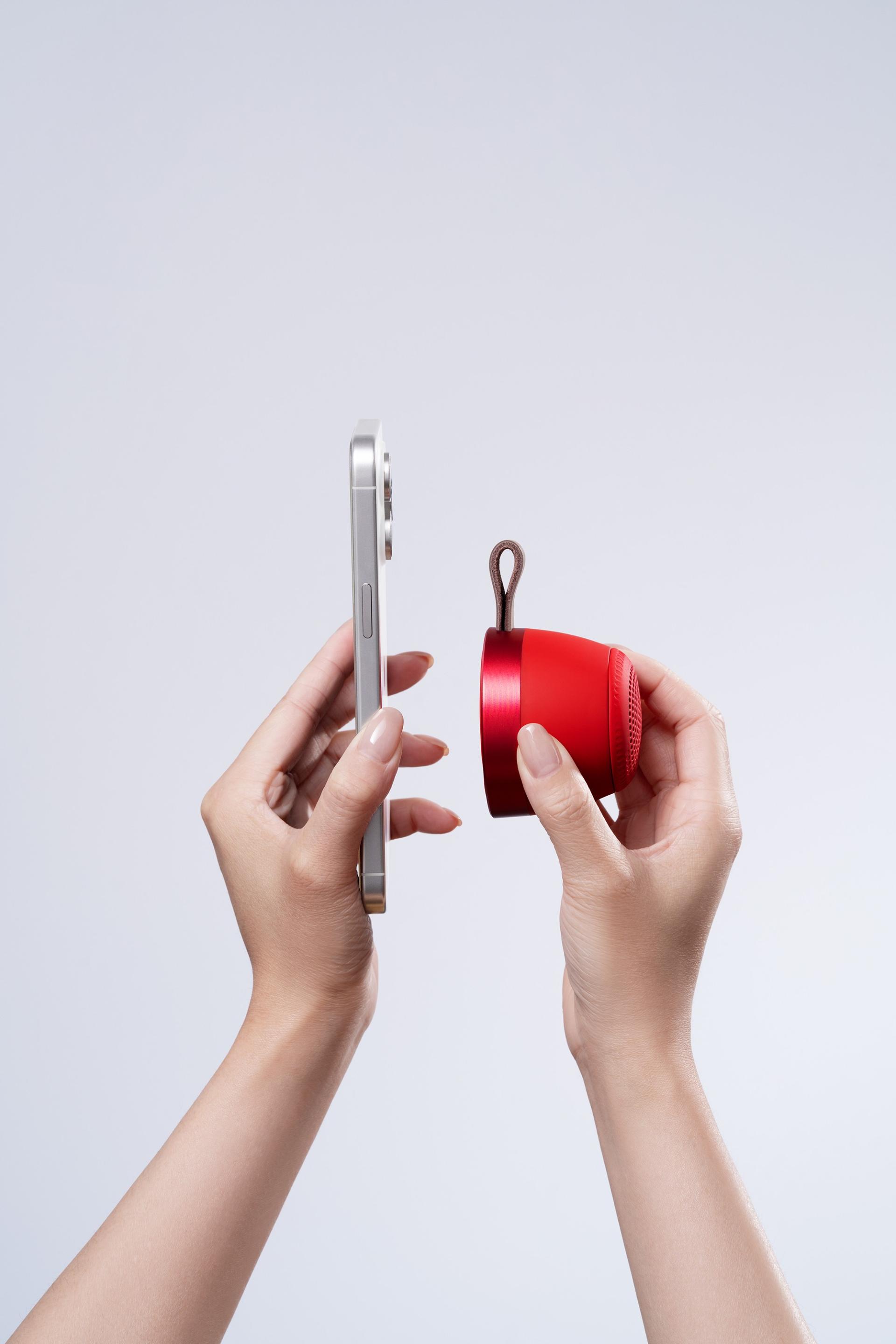 London Design Awards Winner - S68 Magnetic Bluetooth Speaker