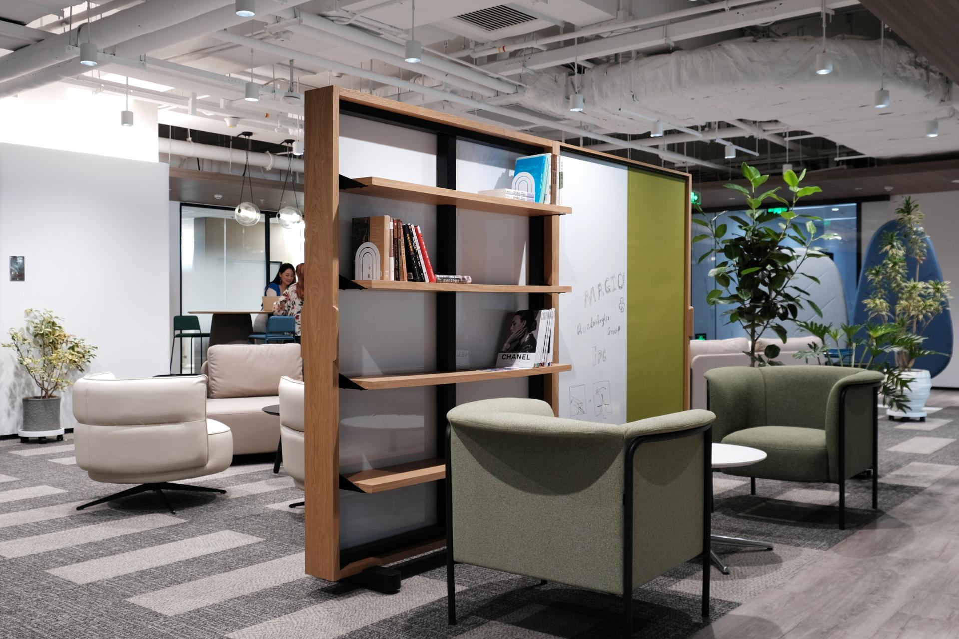 London Design Awards Winner - LIMOHUB BEZ