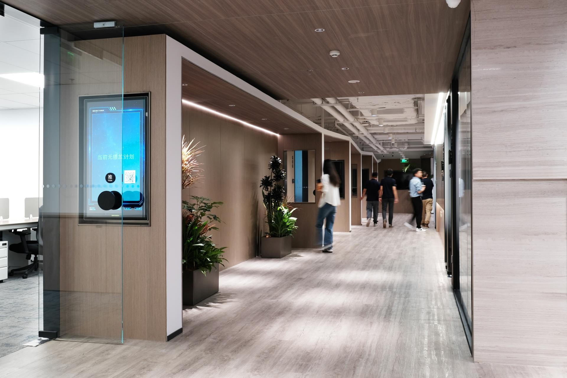 London Design Awards Winner - LIMOHUB BEZ