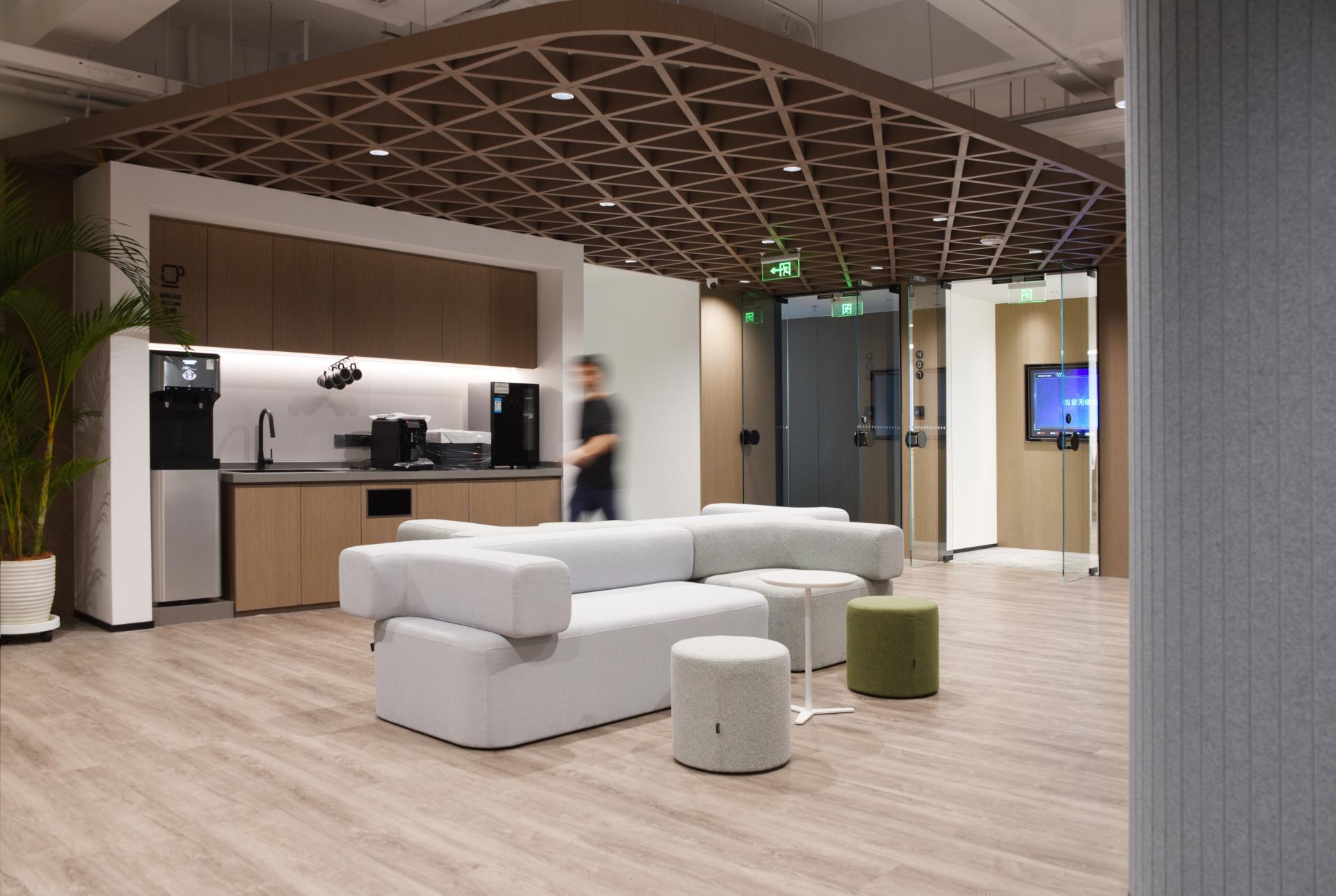 London Design Awards Winner - LIMOHUB BEZ