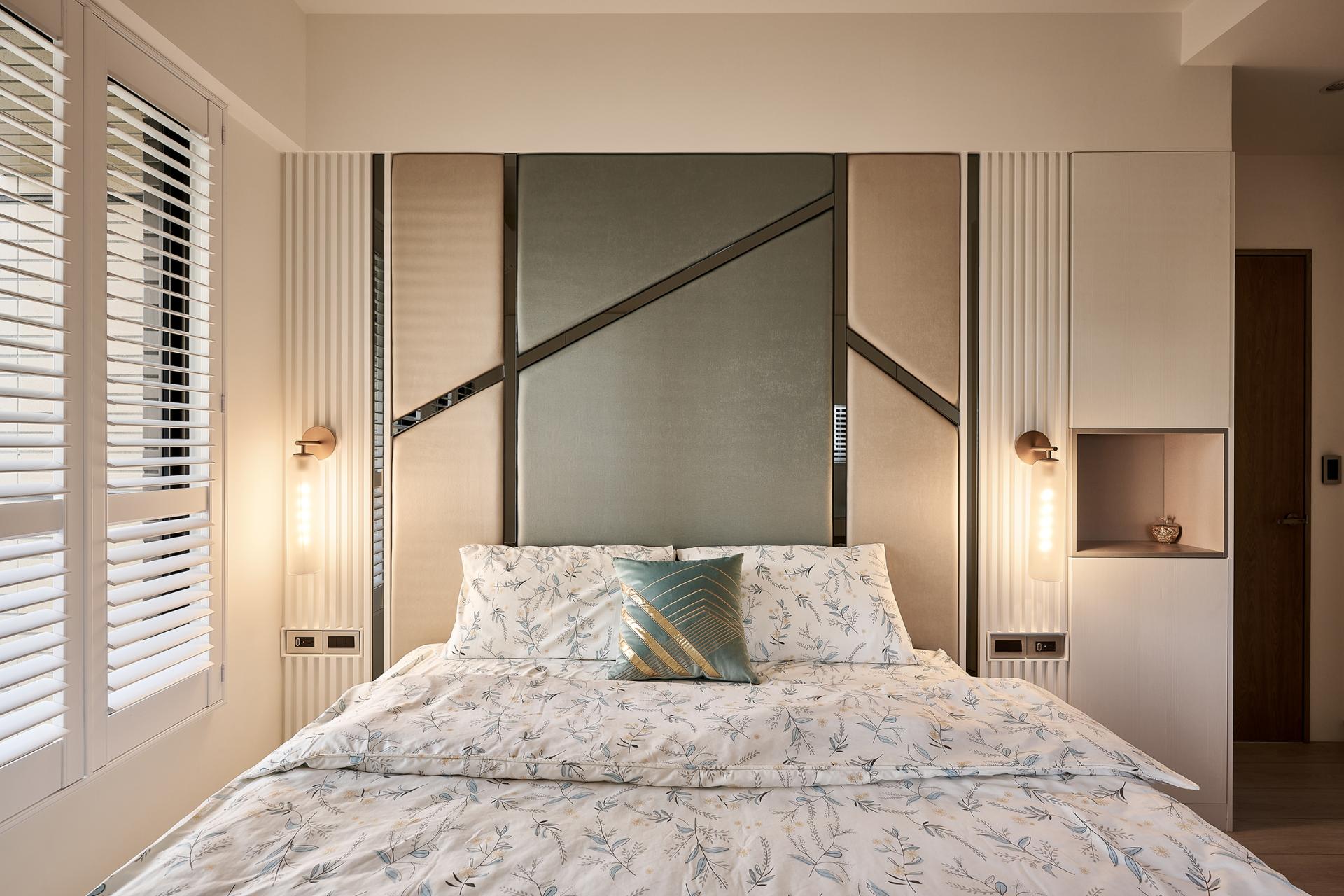 London Design Awards Winner - Nuanced Grey, Humble Abode