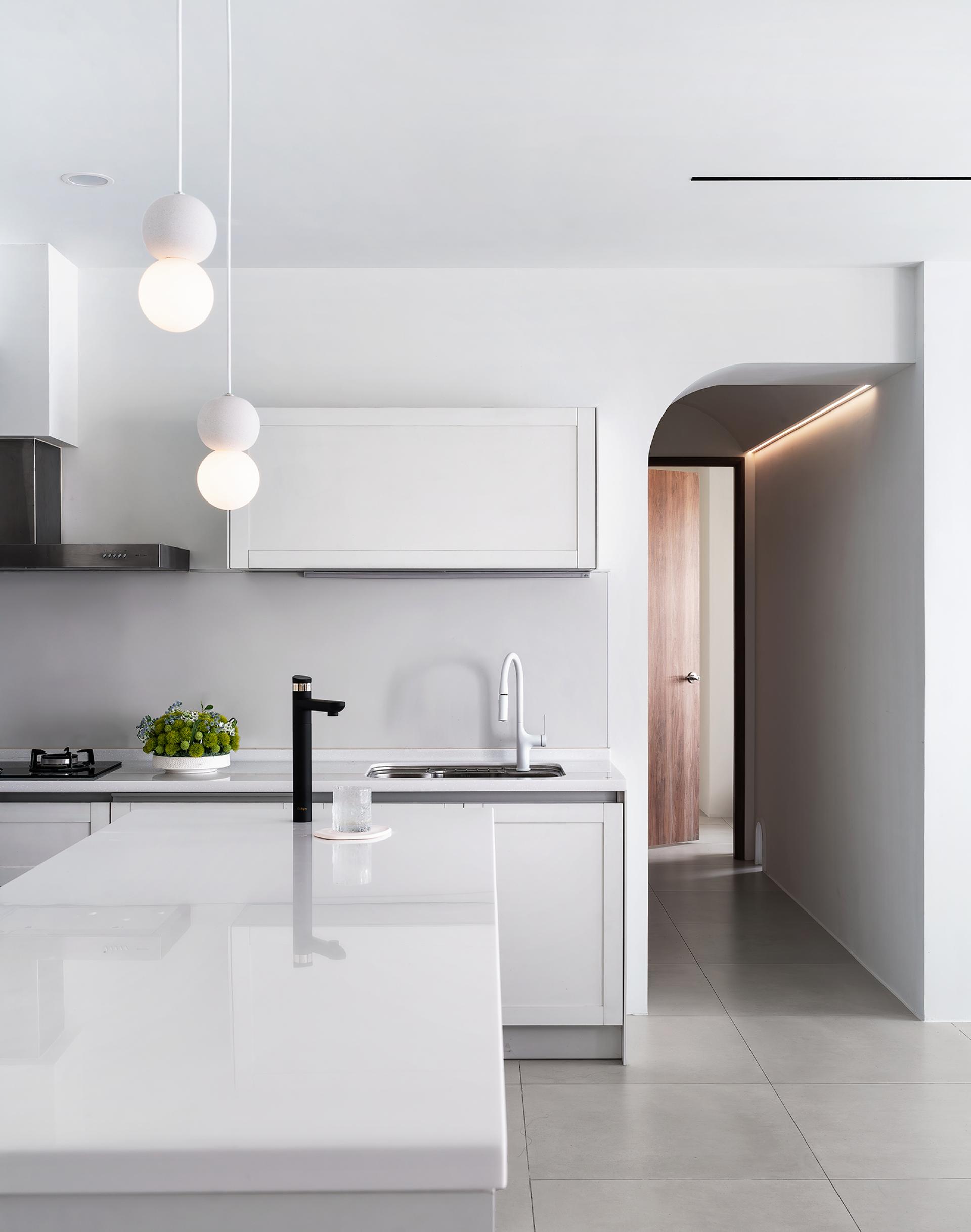 London Design Awards Winner - Luminous Curves