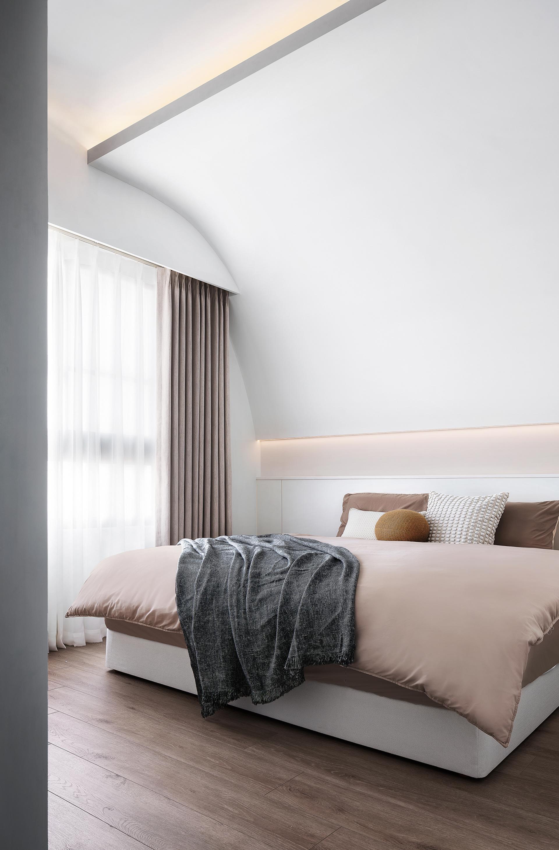 London Design Awards Winner - Luminous Curves