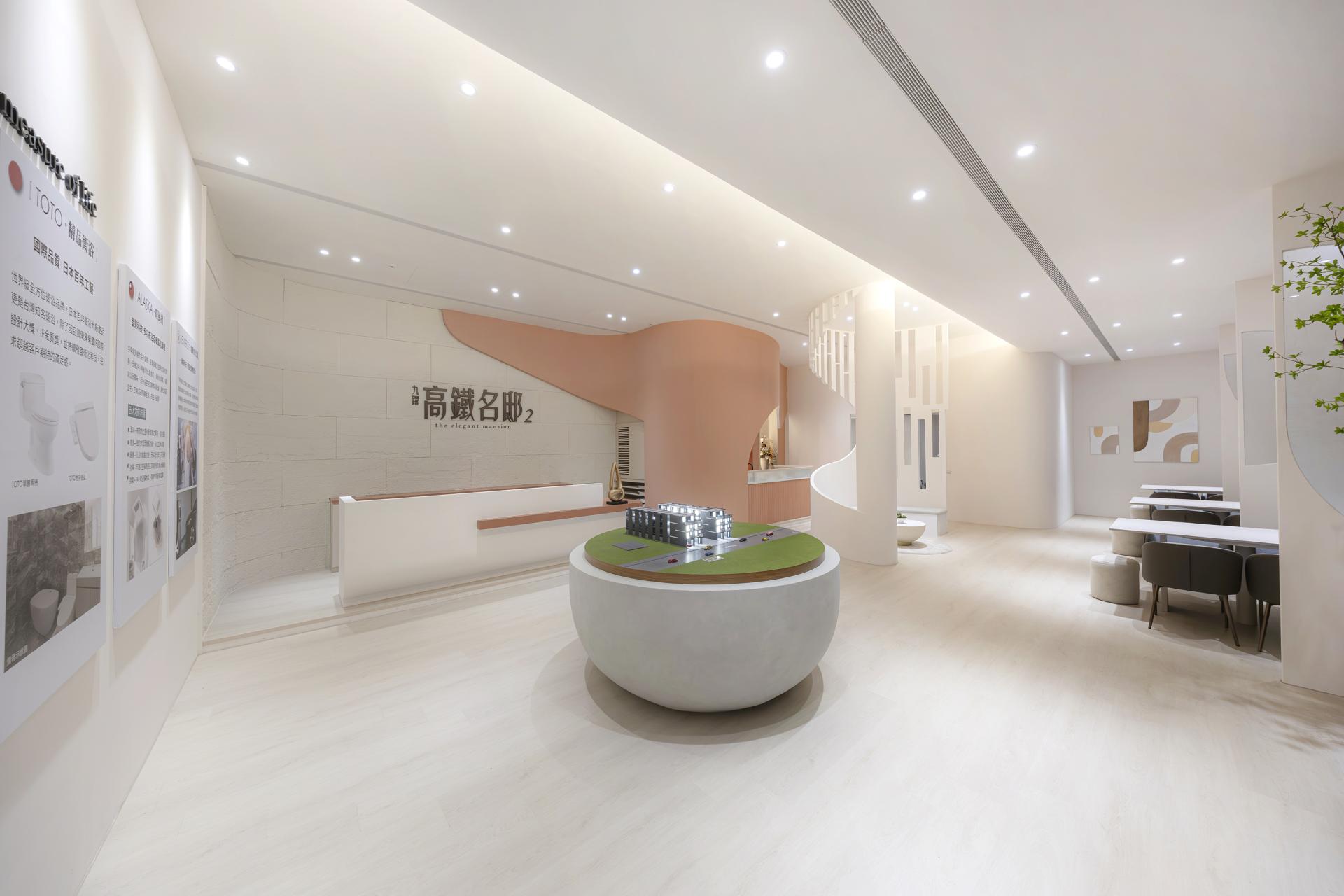 London Design Awards Winner - Dreamward Departure