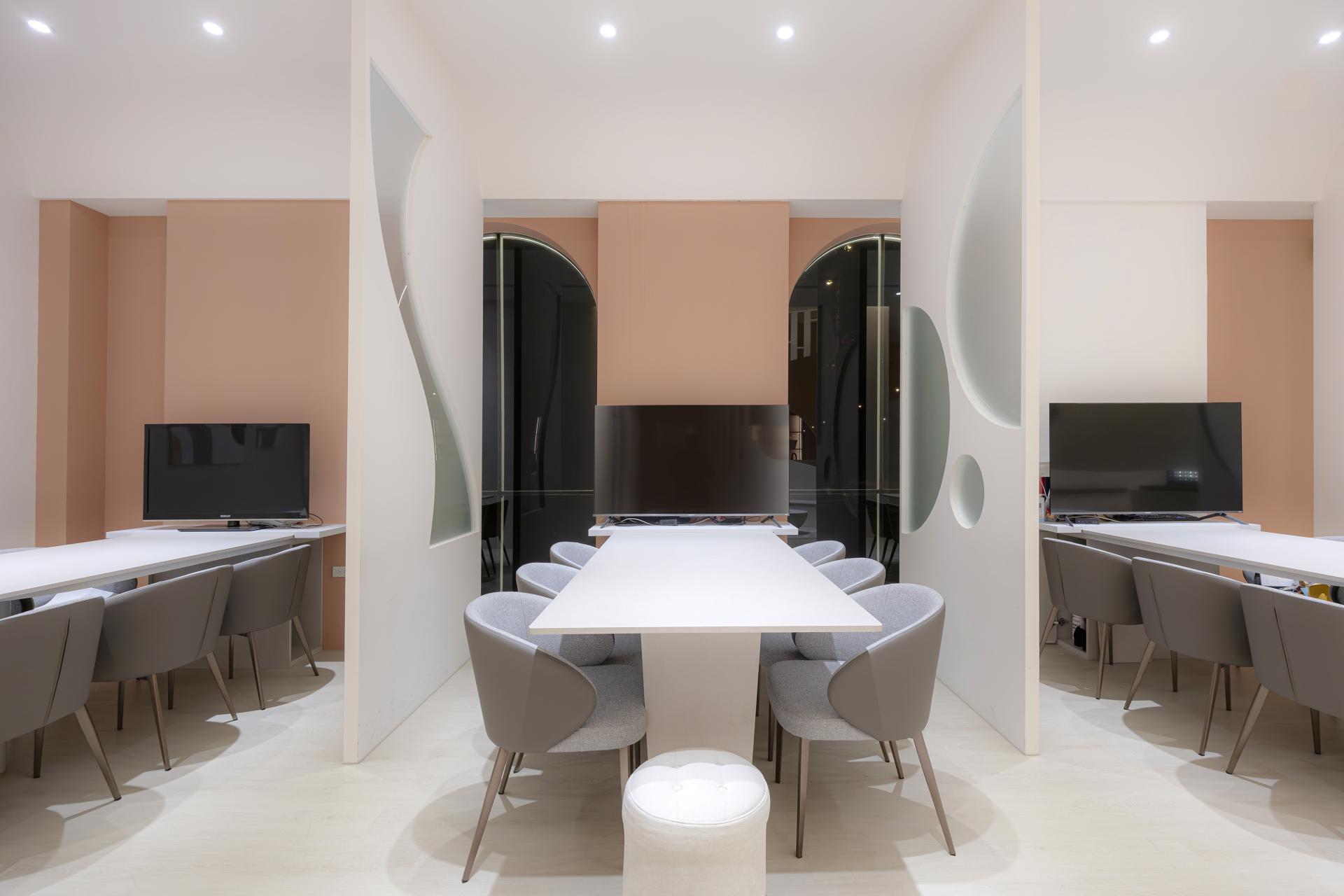 London Design Awards Winner - Dreamward Departure