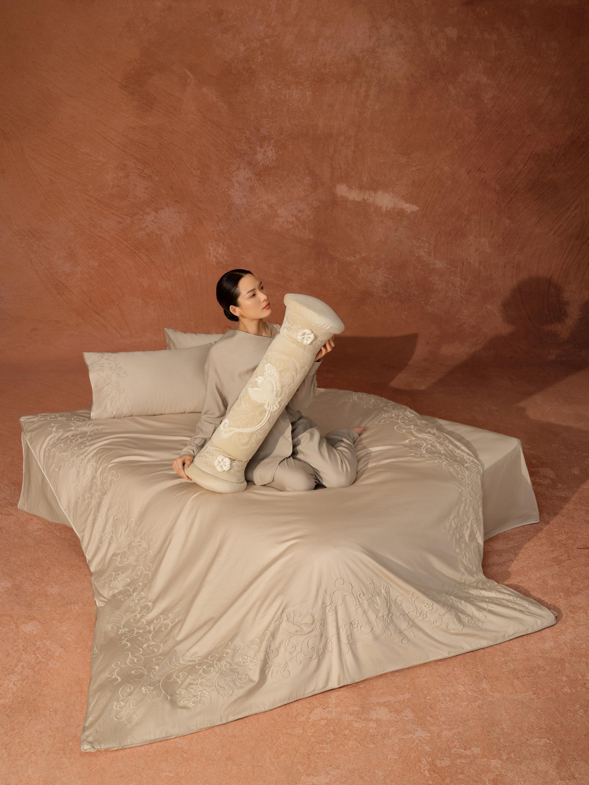 London Design Awards Winner - WUGUAN·Cóng Qiū (WUGUAN·Jade Autumn)