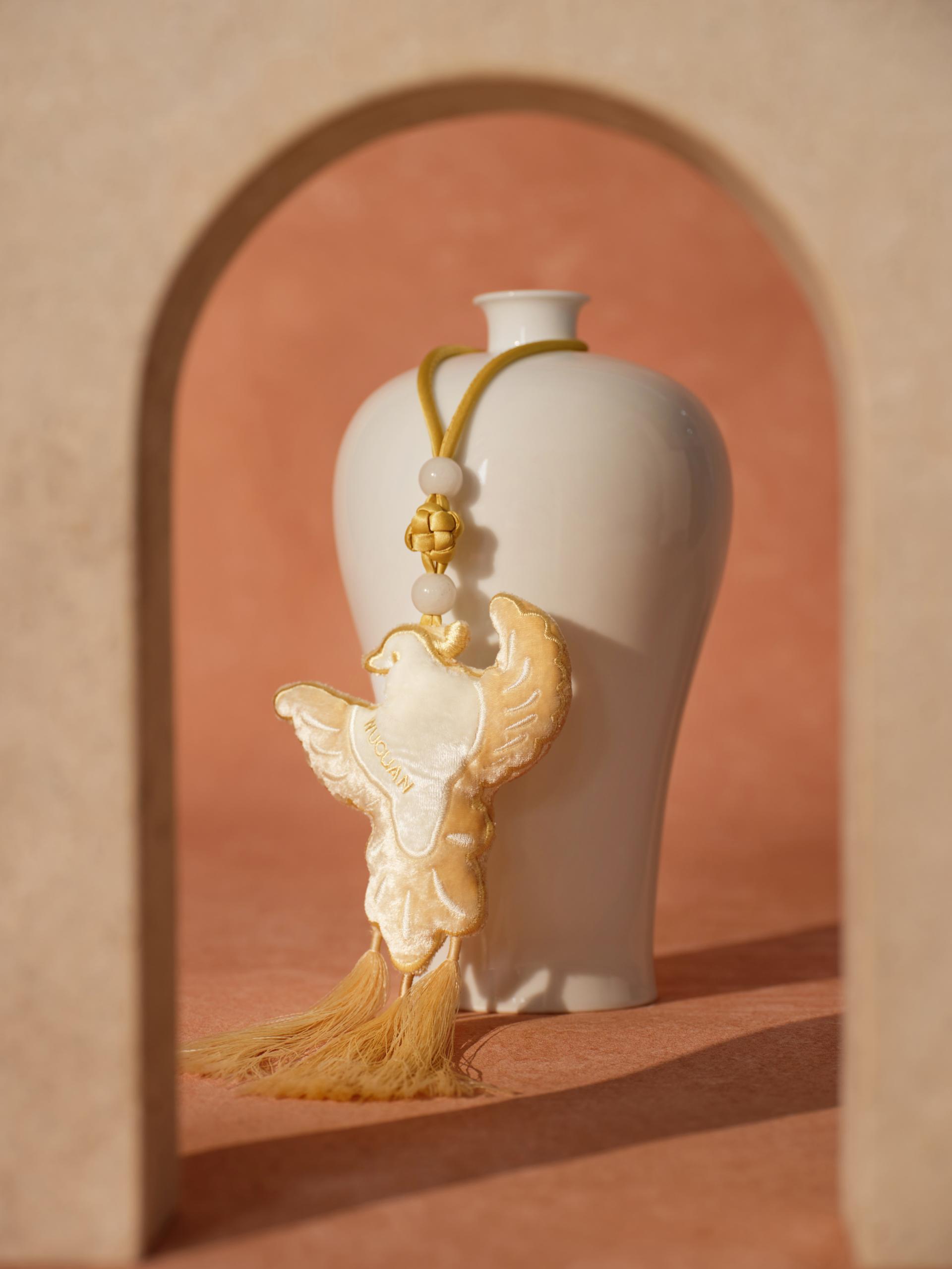 London Design Awards Winner - WUGUAN·Cóng Qiū (WUGUAN·Jade Autumn)