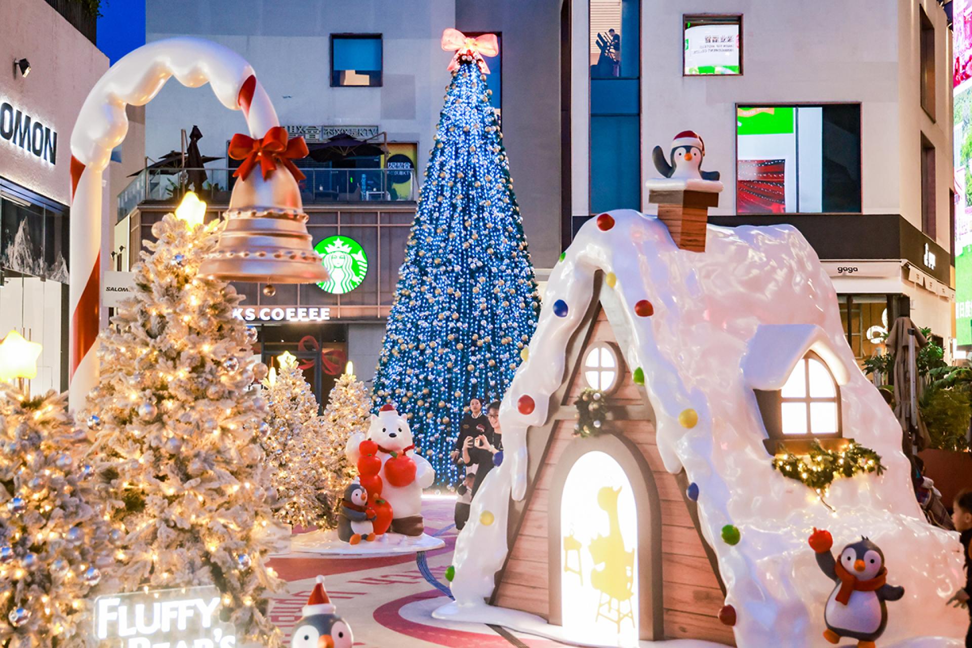 London Design Awards Winner - FLUFFY BEAR'S CHRISTMAS CALLING