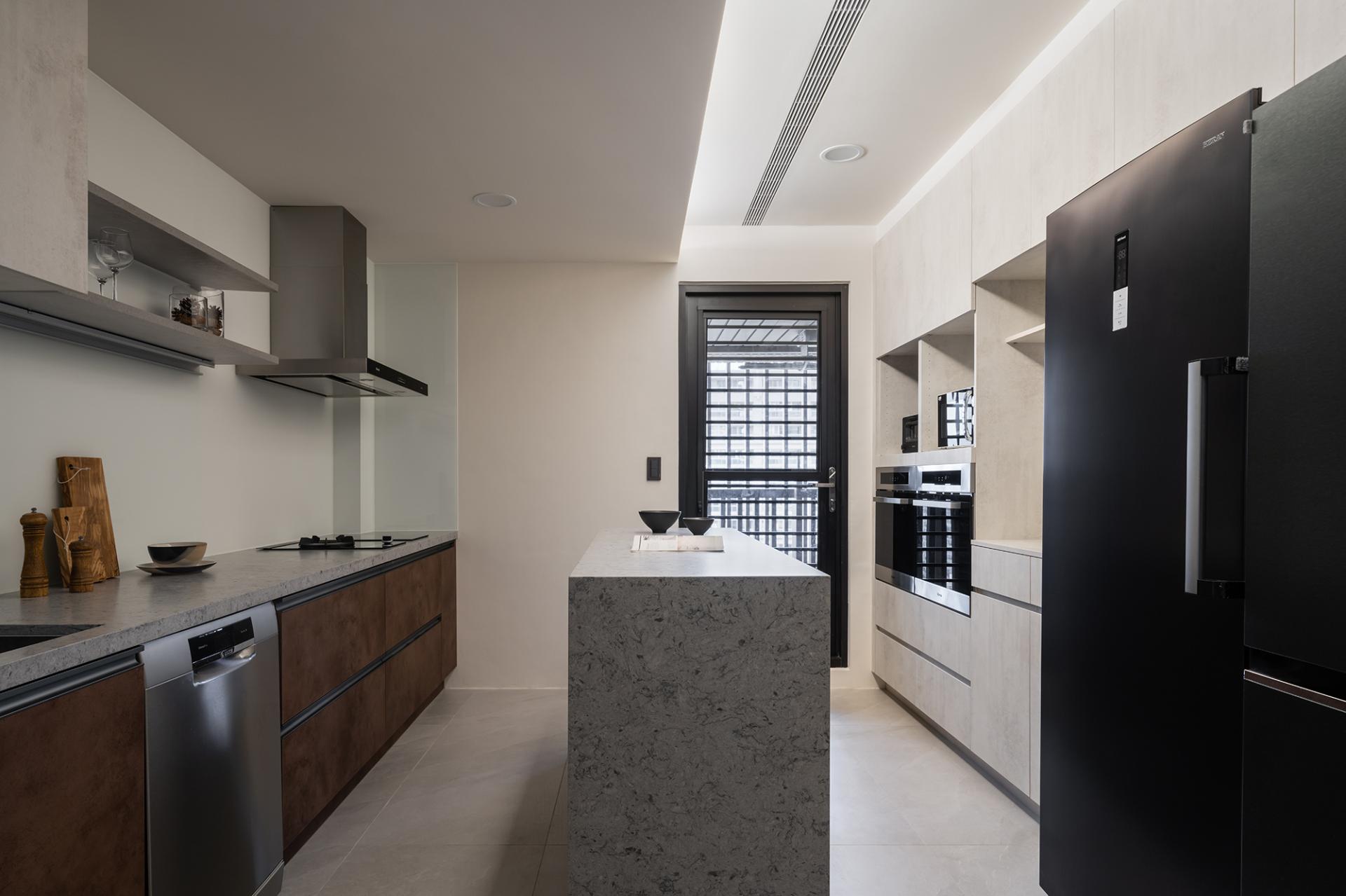 London Design Awards Winner - Arc and Afterglow