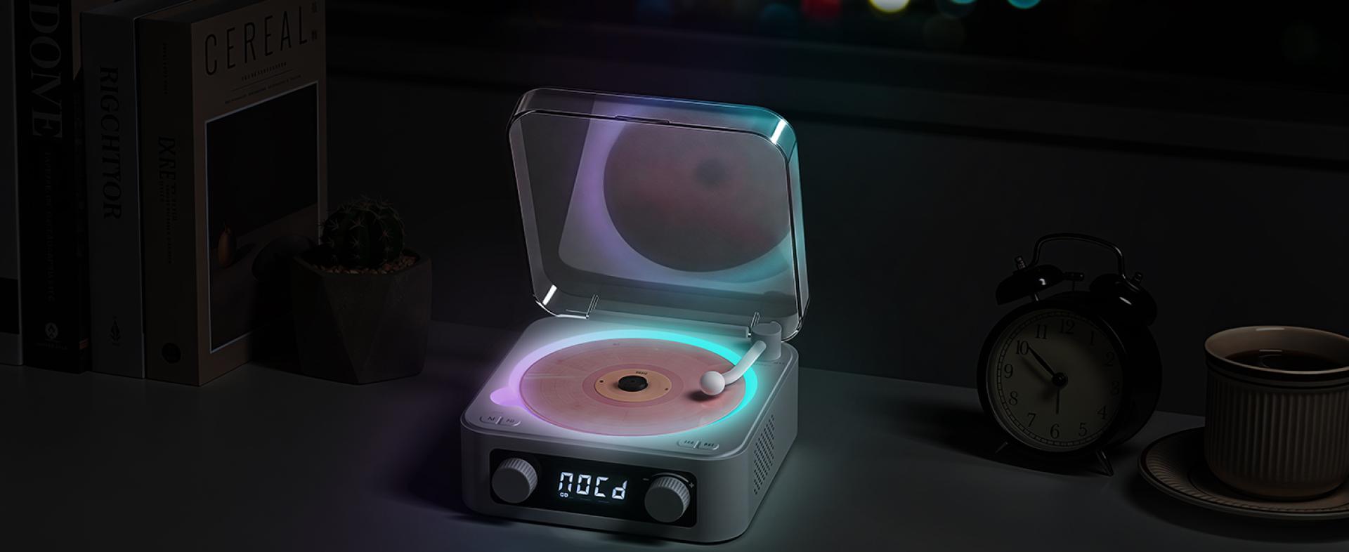 London Design Awards Winner - RetroAudio Top-loading CD player