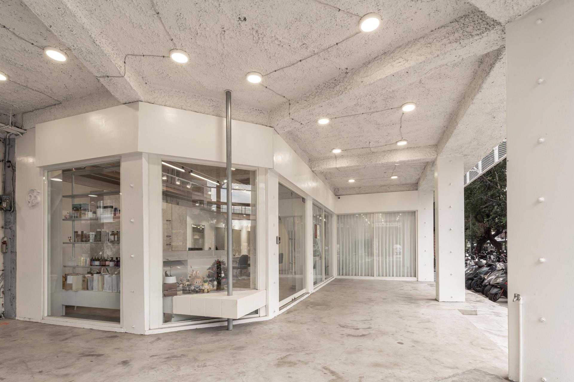 London Design Awards Winner - The White Crystal