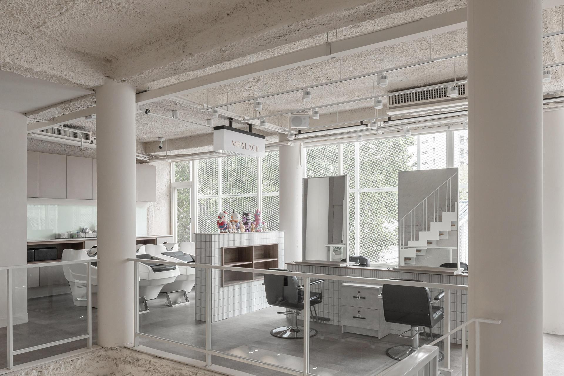 London Design Awards Winner - The White Crystal