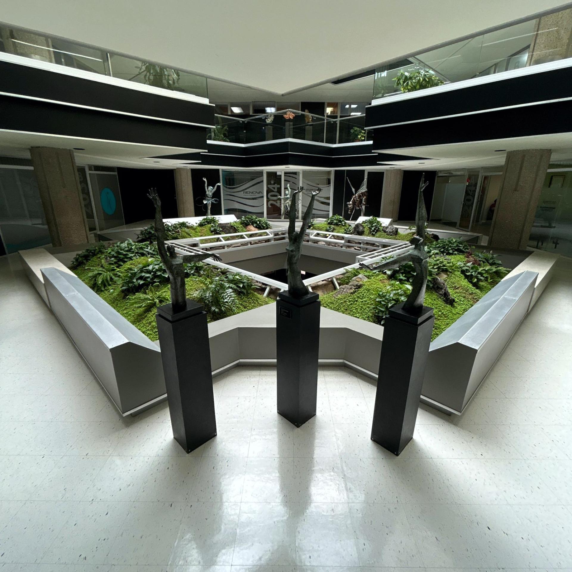 London Design Awards Winner - Brisas interior Gardens perimeter and sitting