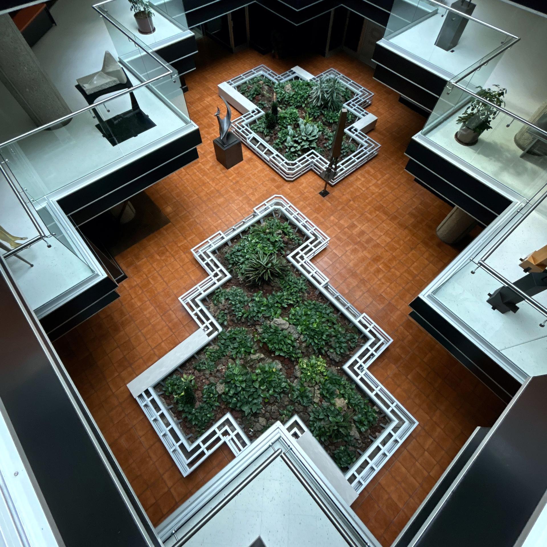 London Design Awards Winner - Brisas interior Gardens perimeter and sitting