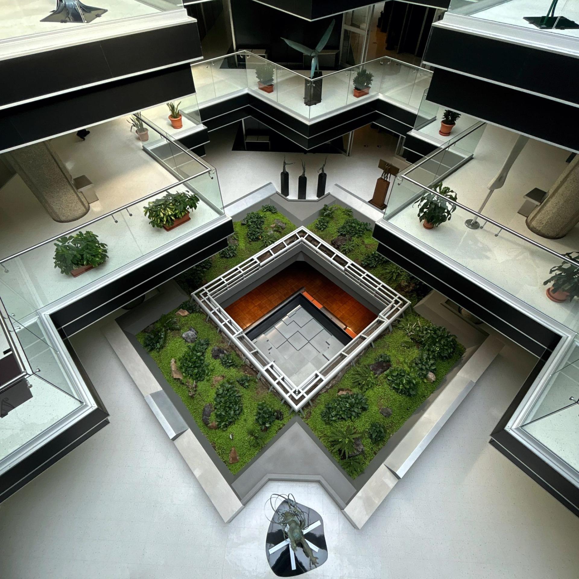 London Design Awards Winner - Brisas interior Gardens perimeter and sitting