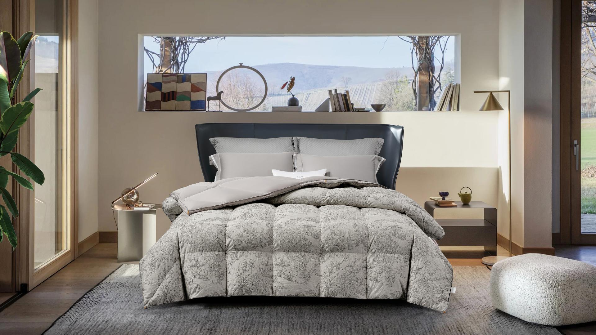 London Design Awards Winner - Luminous Noir Gold · Antibacterial White Goose Down Quilt