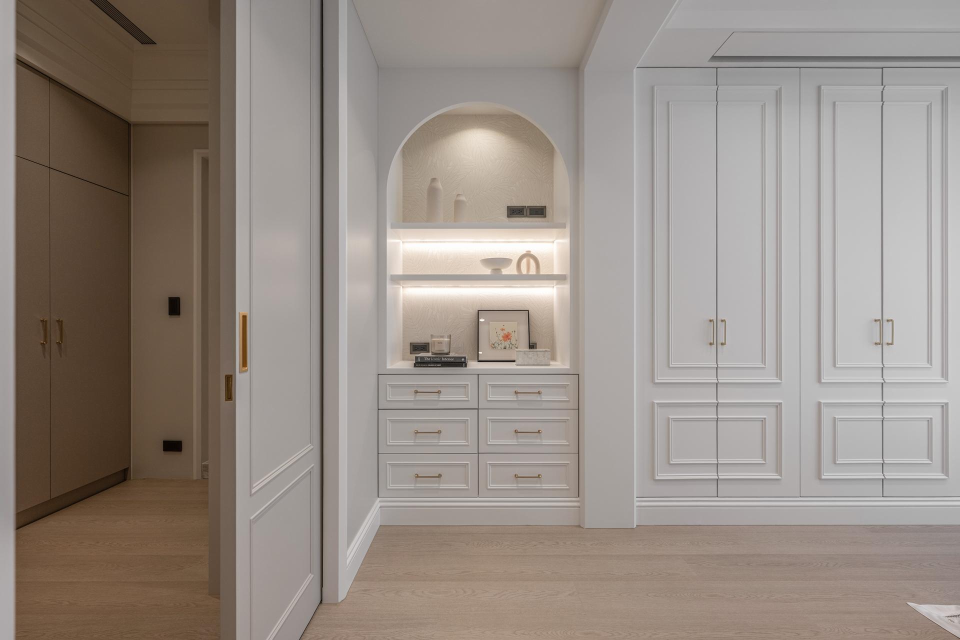 London Design Awards Winner - Apricot Whisper