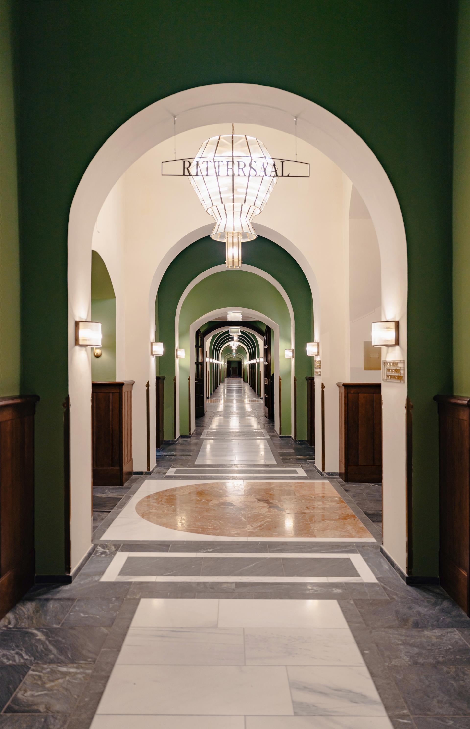 London Design Awards Winner - Wiener Rathauskeller