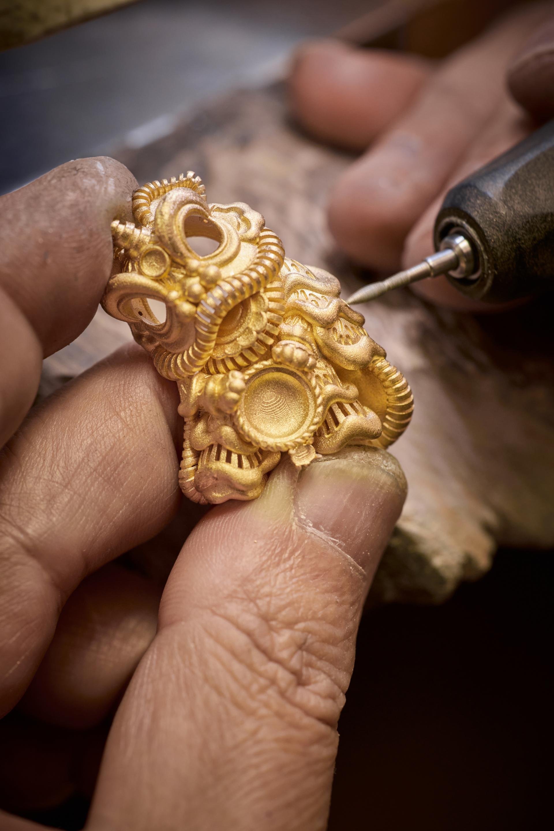 London Design Awards Winner - Lion Charlene