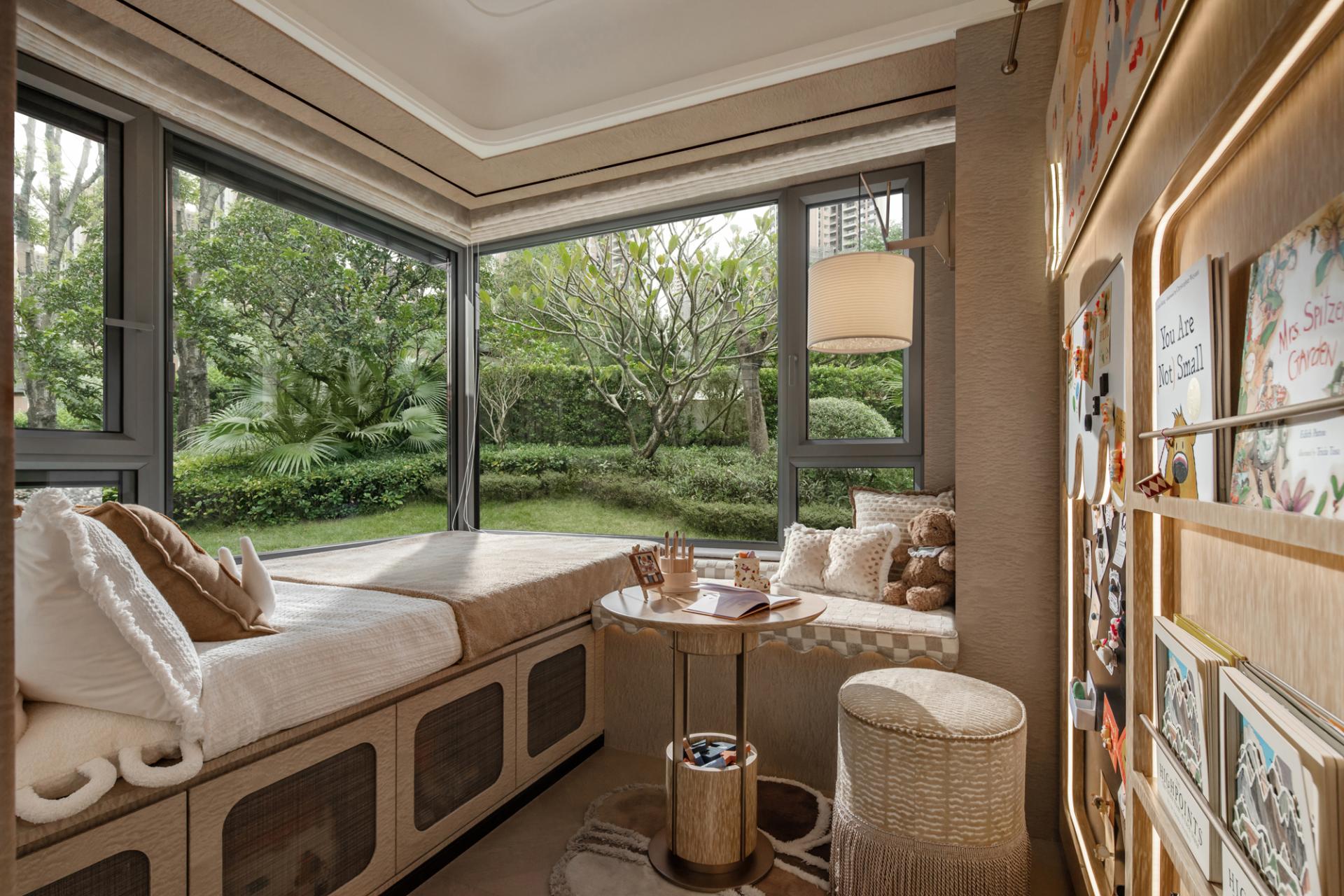 London Design Awards Winner - Poly Duhui Hexi
