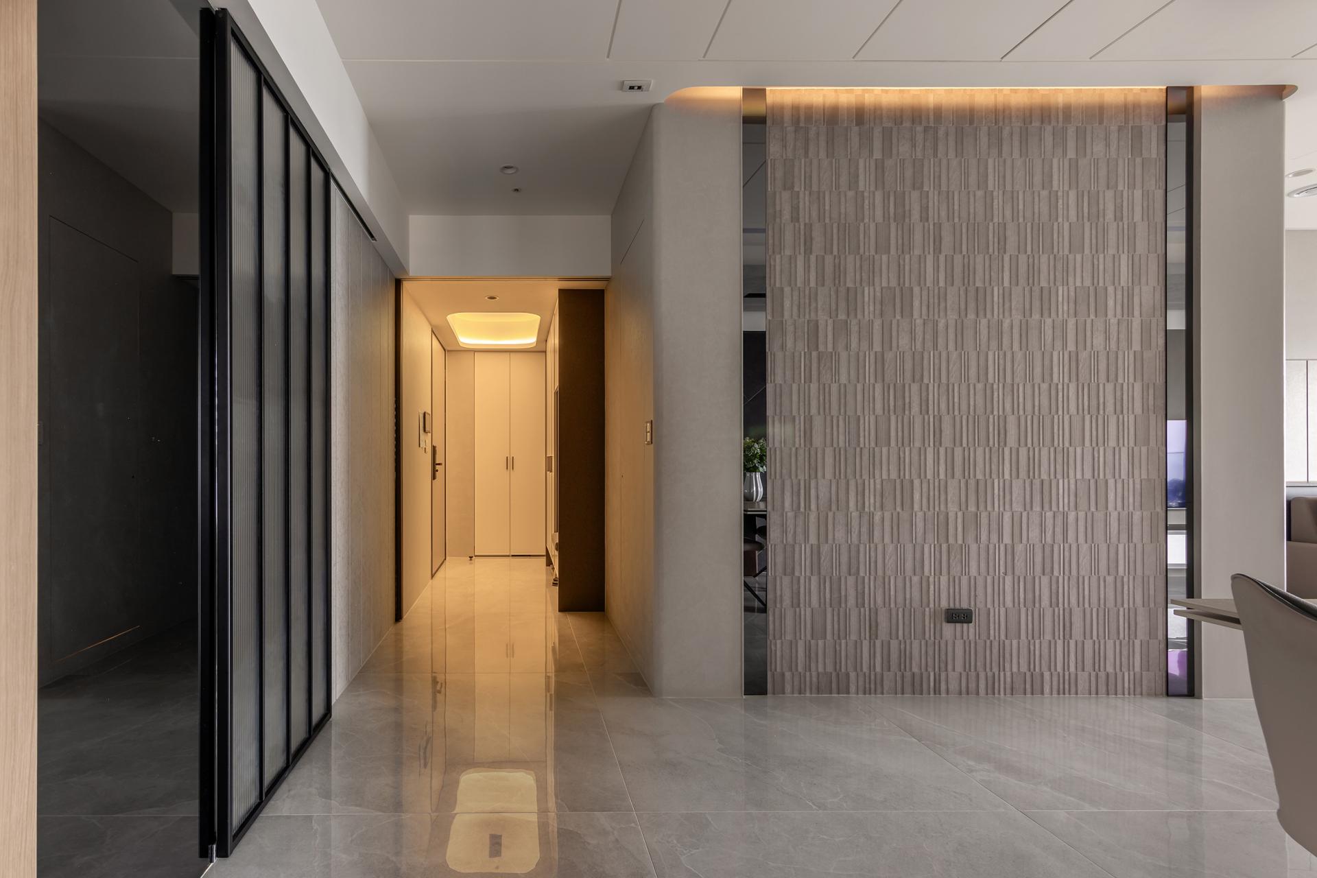 London Design Awards Winner - Mineral Shadows, Luminous Reflections