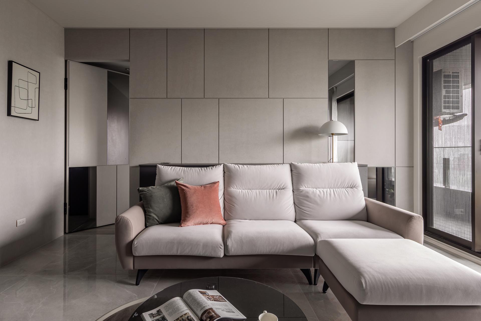London Design Awards Winner - Mineral Shadows, Luminous Reflections