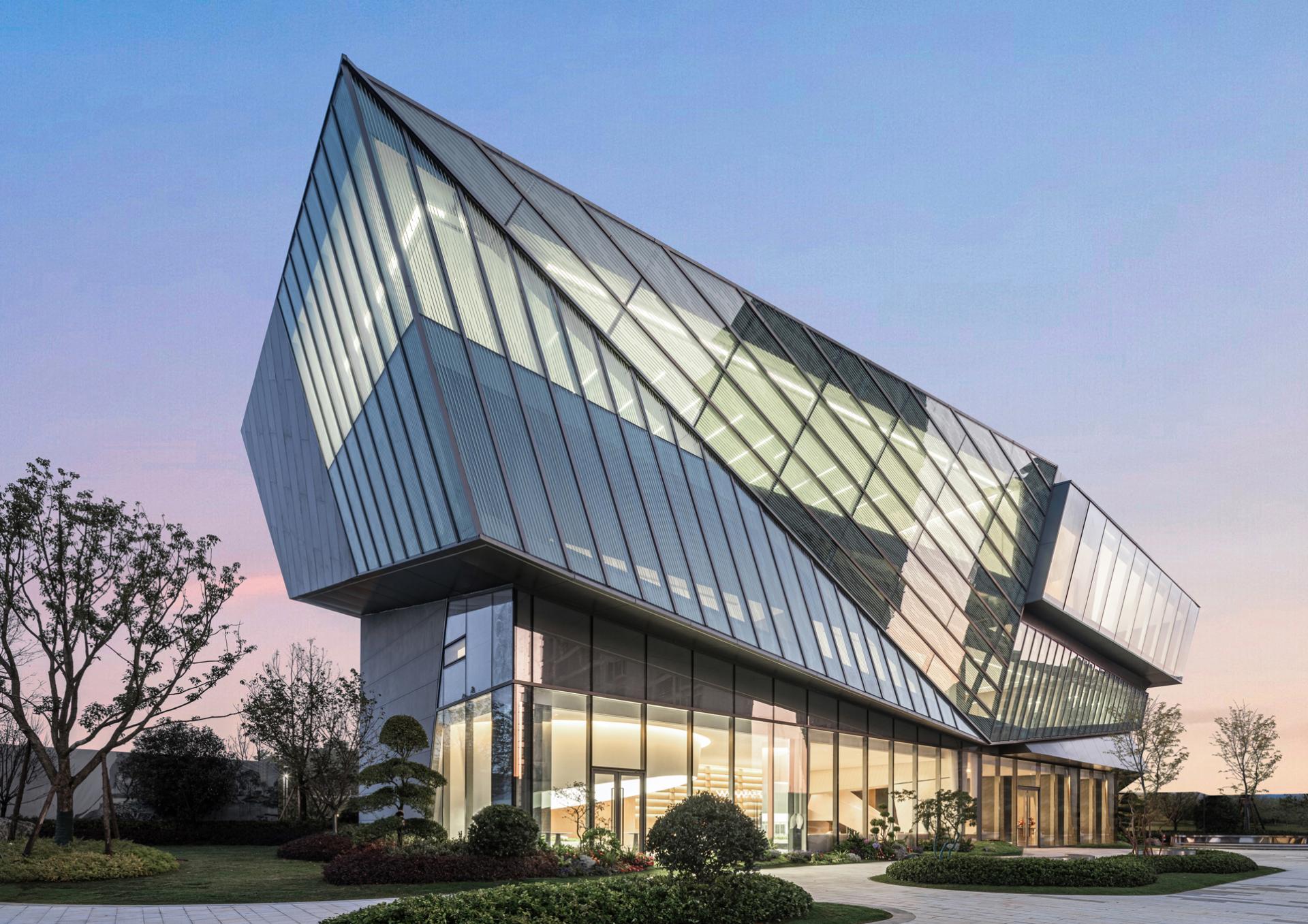 London Design Awards Winner - The Prism Clubhouse