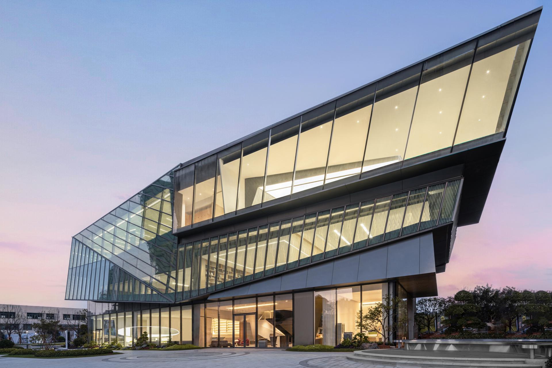 London Design Awards Winner - The Prism Clubhouse