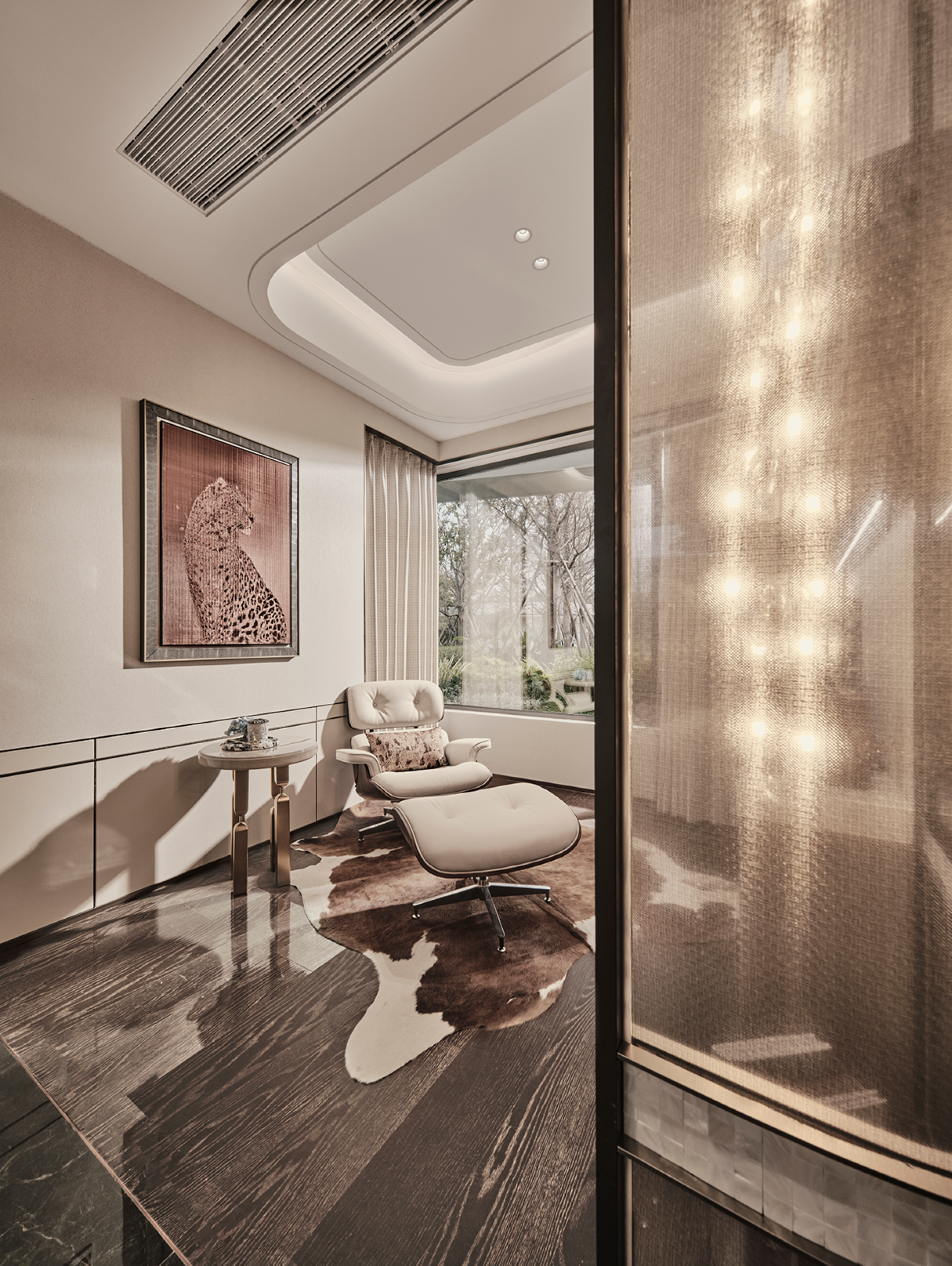 London Design Awards Winner - 珠江天河都荟144户型样板房