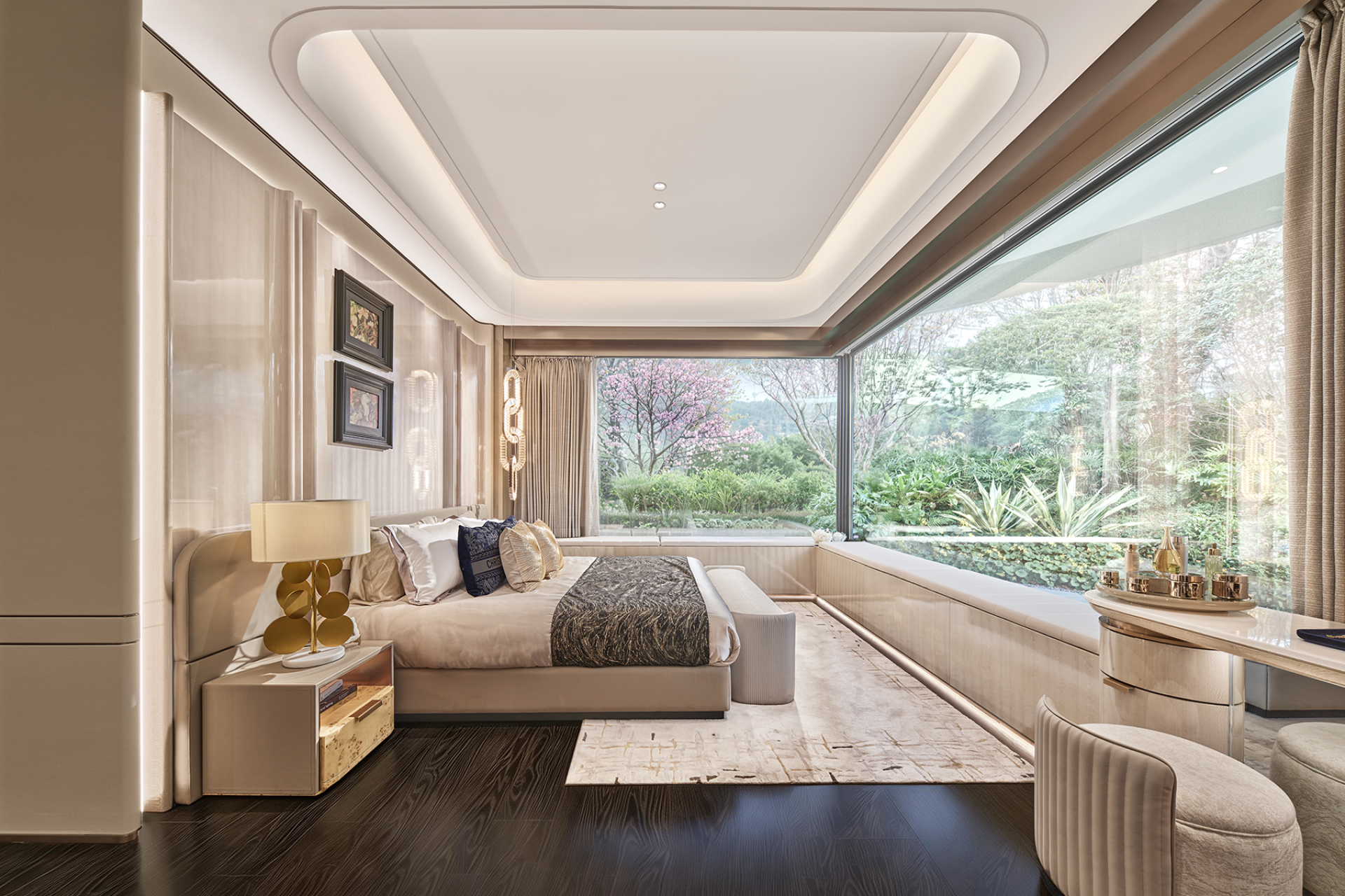 London Design Awards Winner - 珠江天河都荟144户型样板房