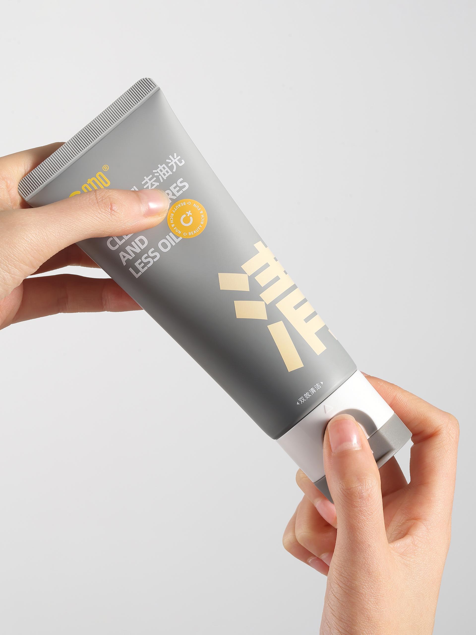 London Design Awards Winner - CKA AMINO ACID WHITE CLAY CLEANSING DOUBLE TUBES CLEANSER