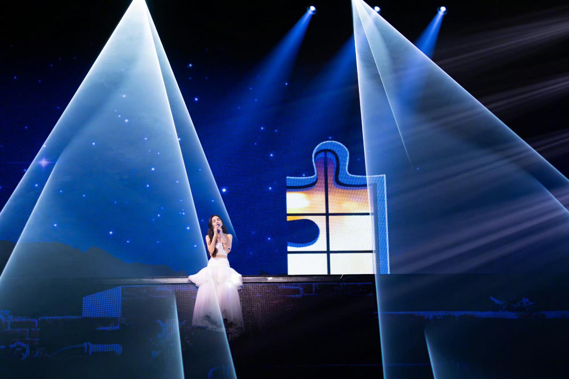 London Design Awards Winner - Ella Chen It's Me Concert Tour