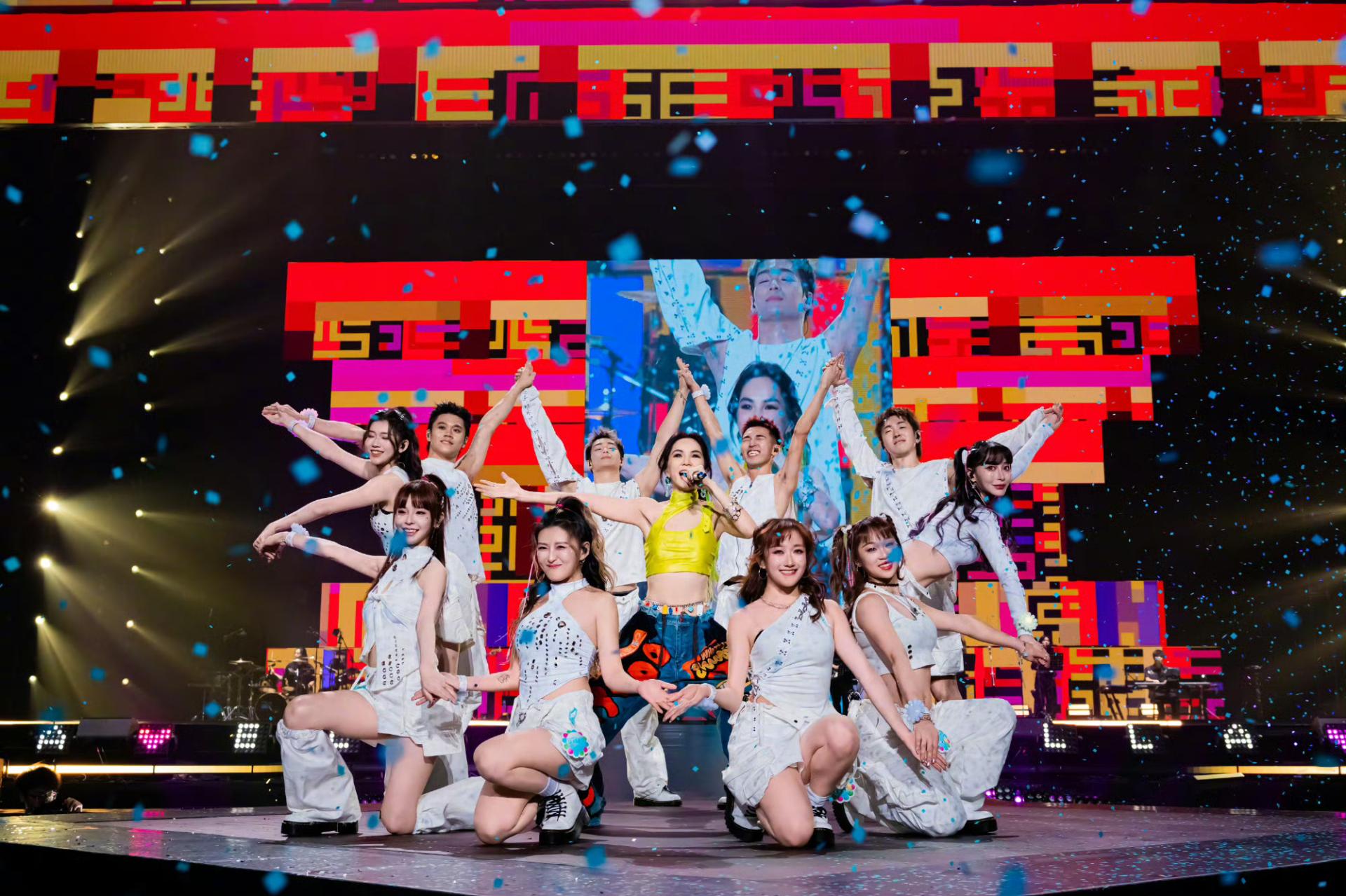 London Design Awards Winner - Ella Chen It's Me Concert Tour