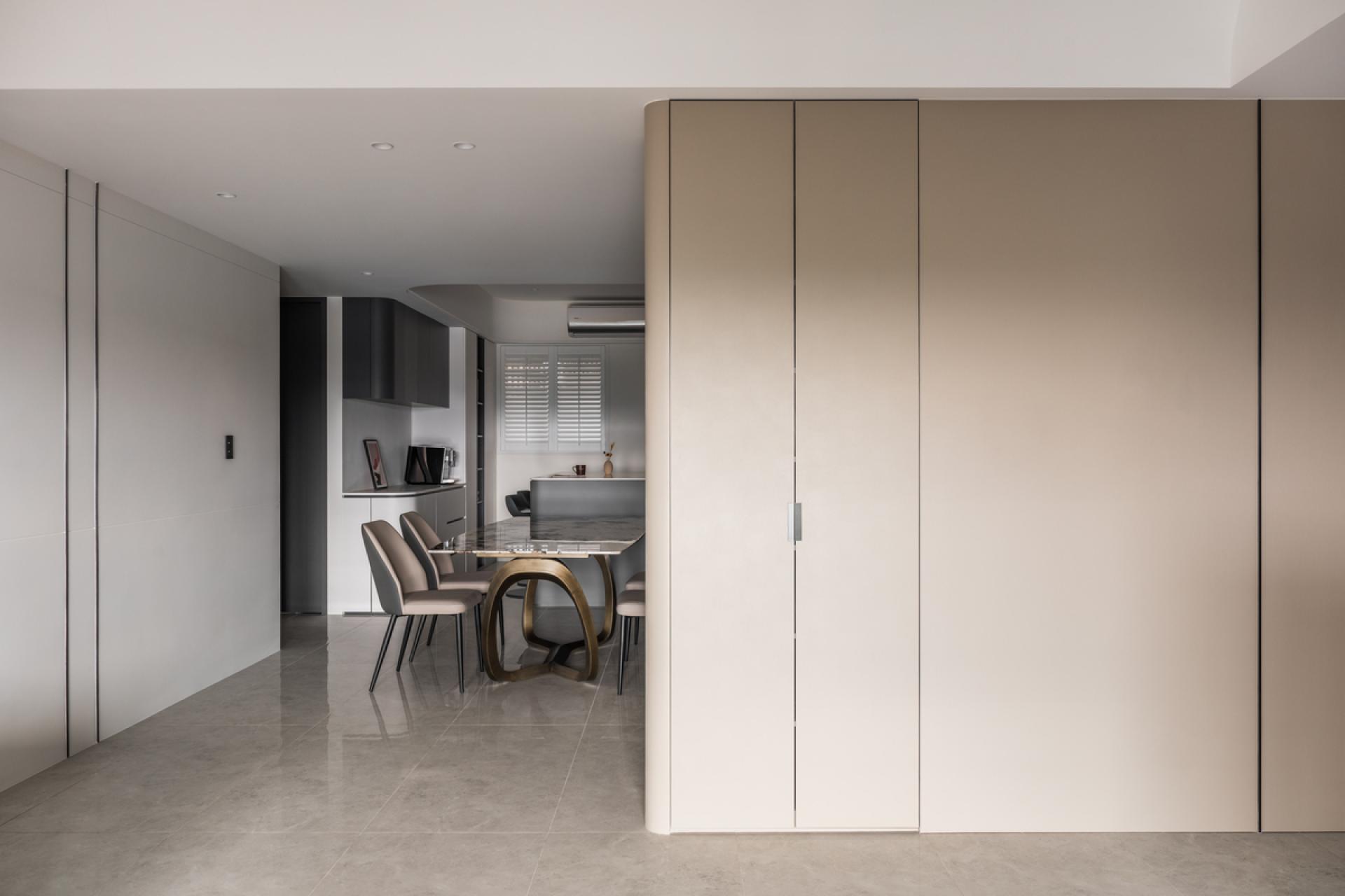 London Design Awards Winner - Carving White